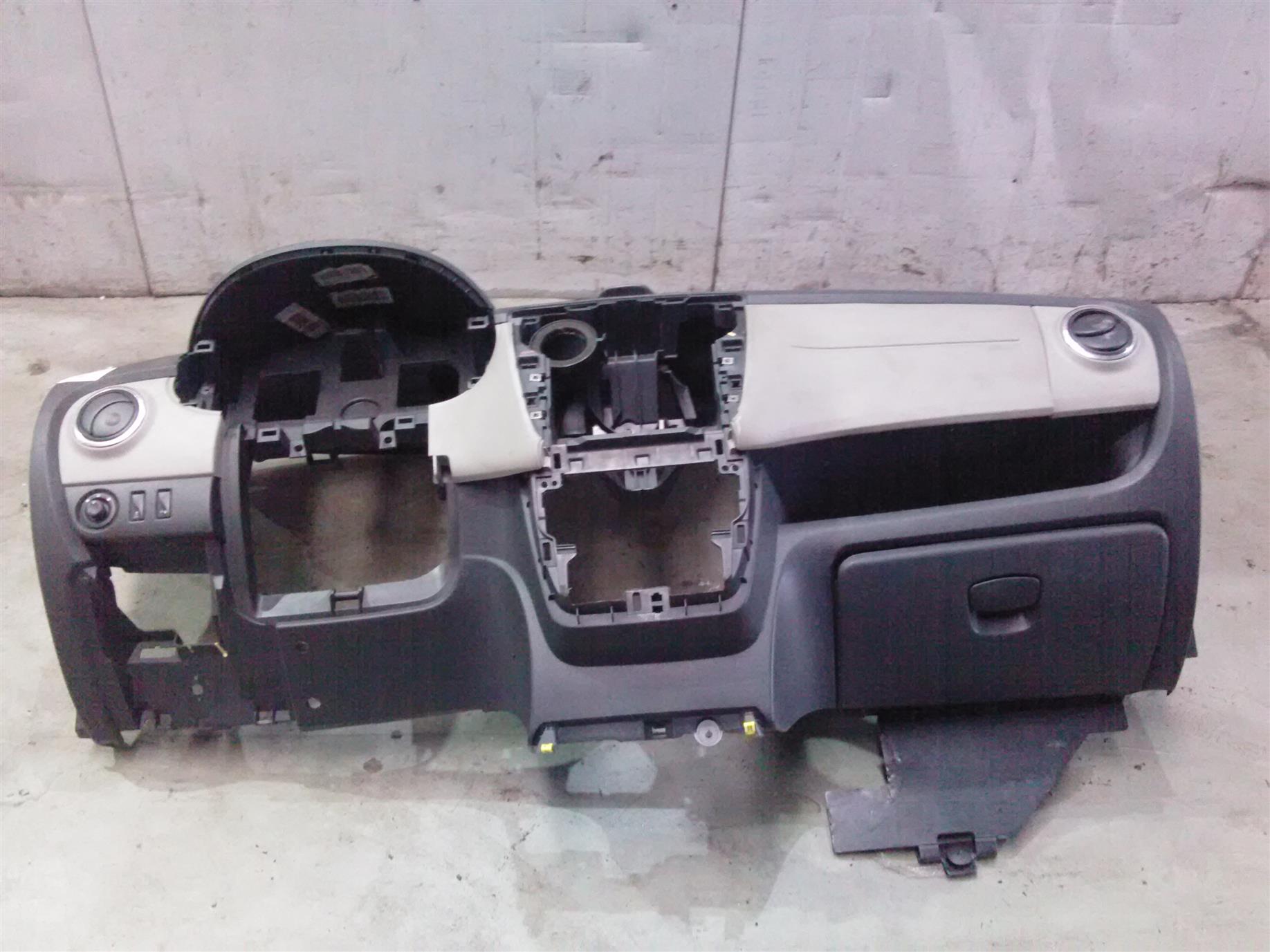 Plansa bord Dacia Lodgy 1.5 dci, an 2013 K9K-R8