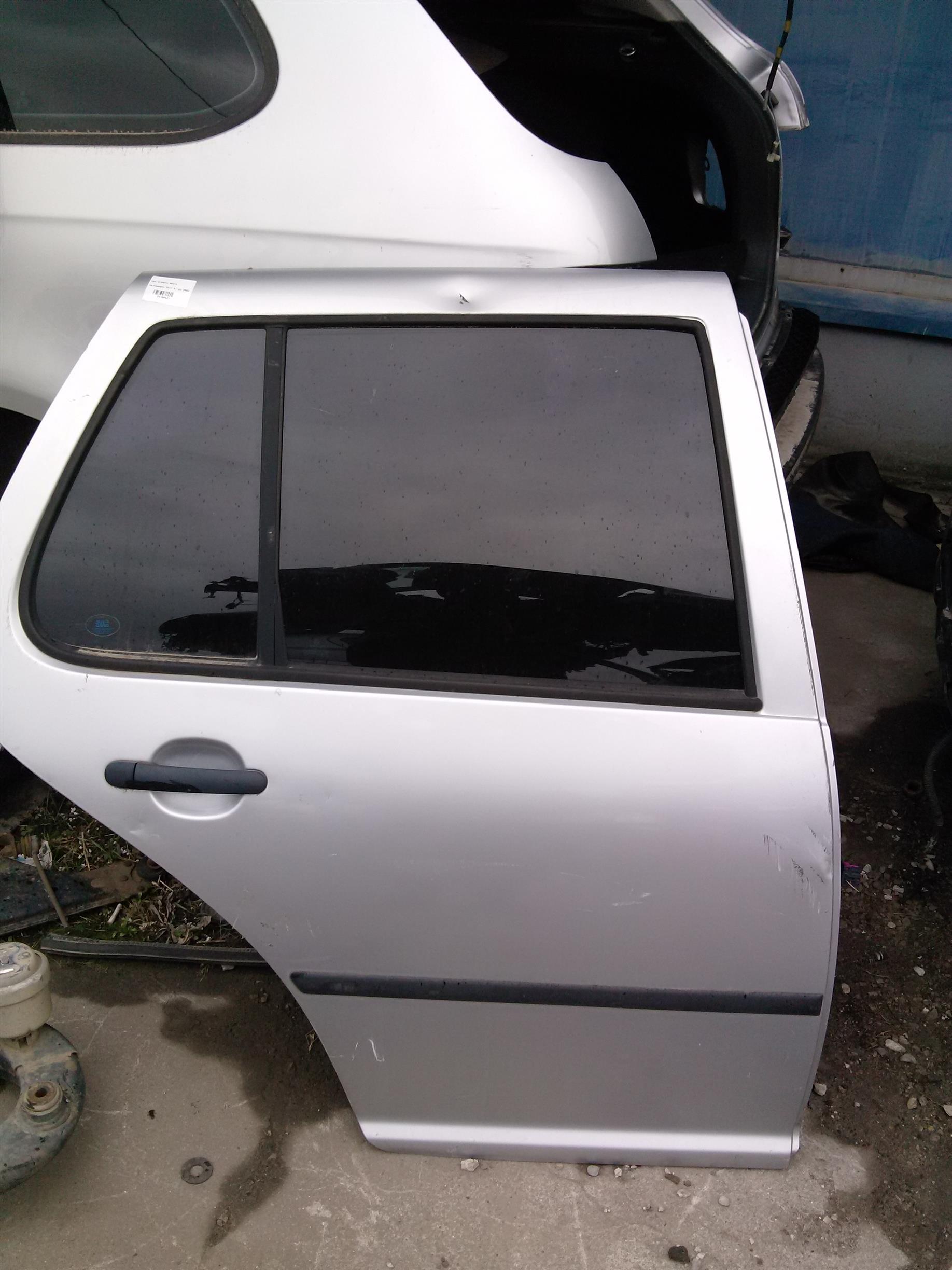 Usa dreapta spate Volkswagen Golf 4, an 2002