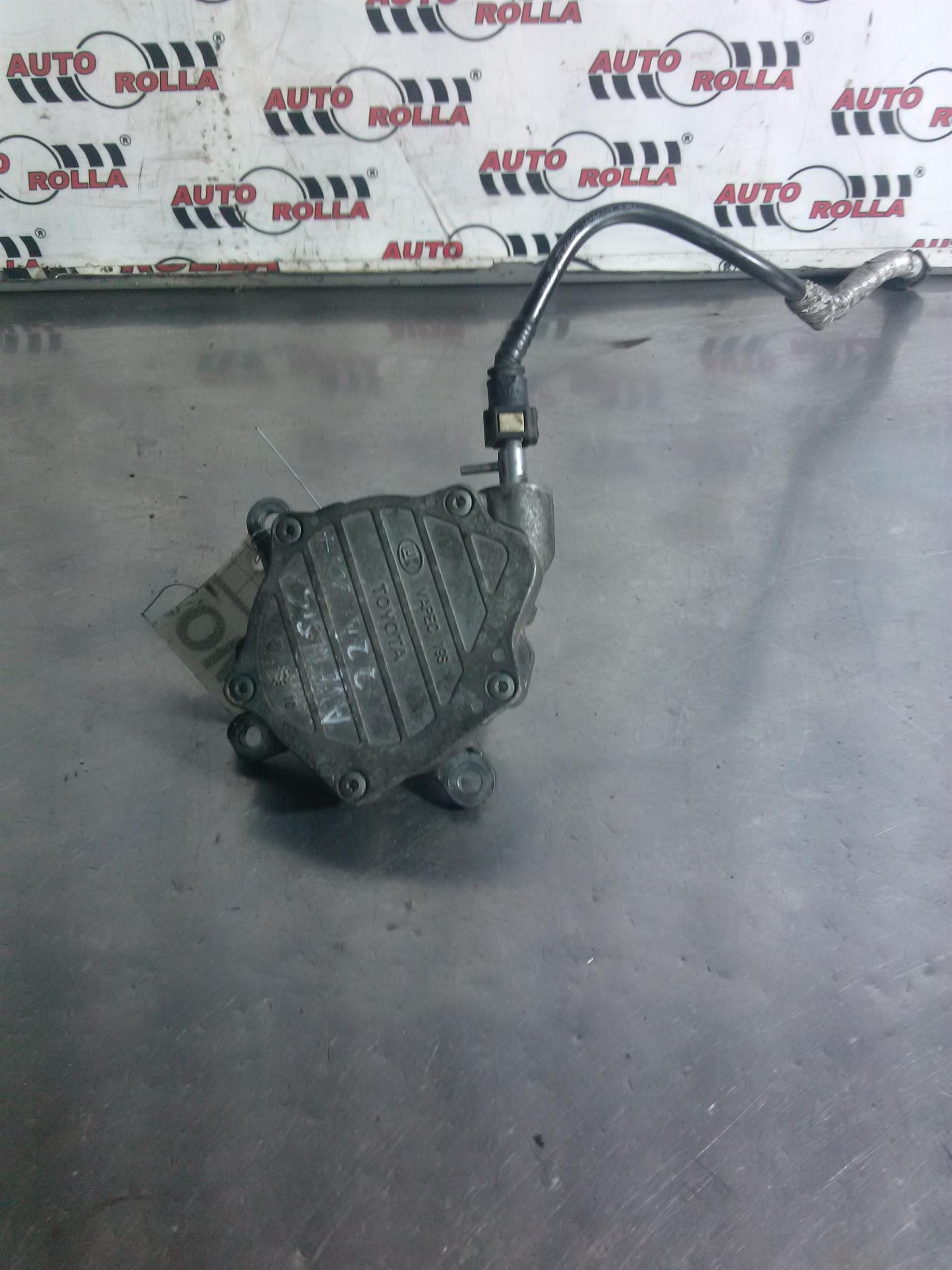 Pompa vacuum Toyota Avensis 2.2D, an 2007, 2AD-FHV
