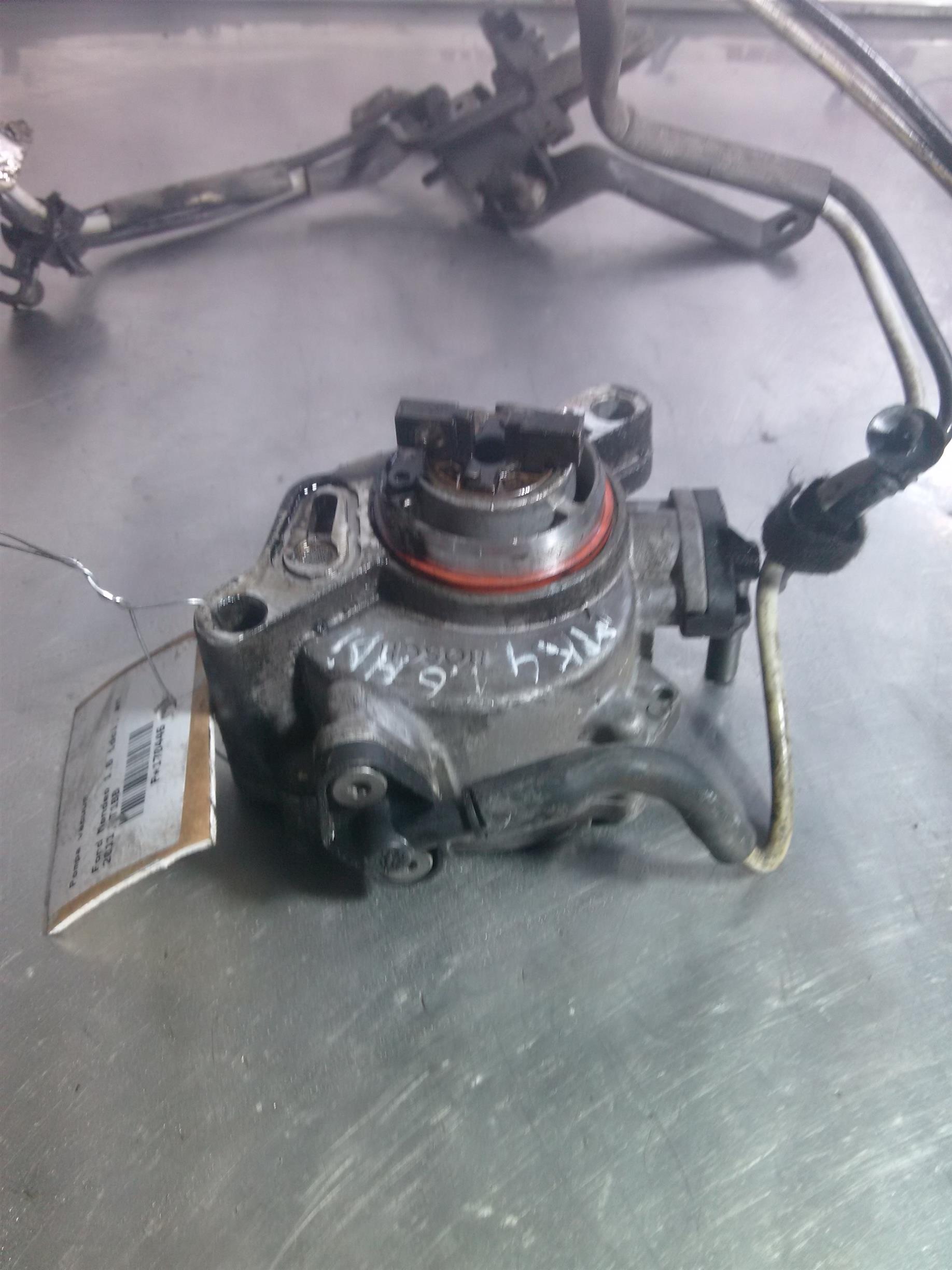 Pompa vacuum Ford Mondeo 1.6 tdci, an 2011, T1BB