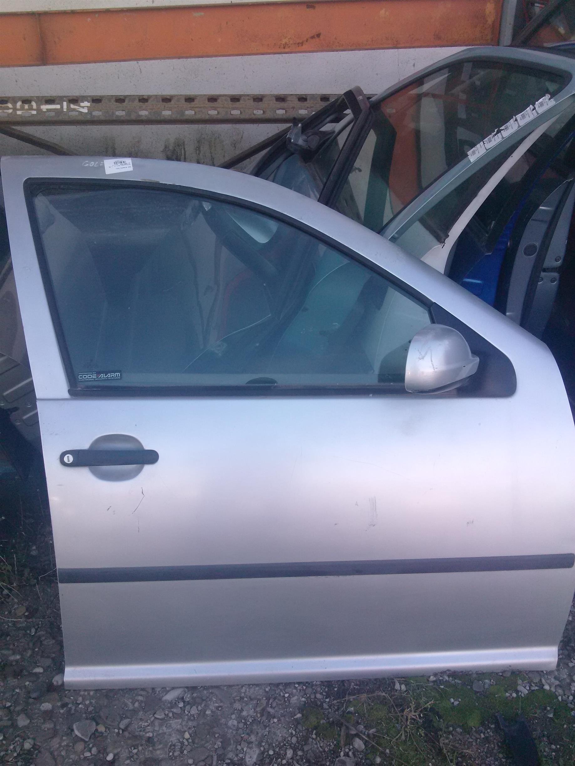 Usa dreapta fata Volkswagen Golf 4, 1.4S, an 2001 AXP, euro 4.