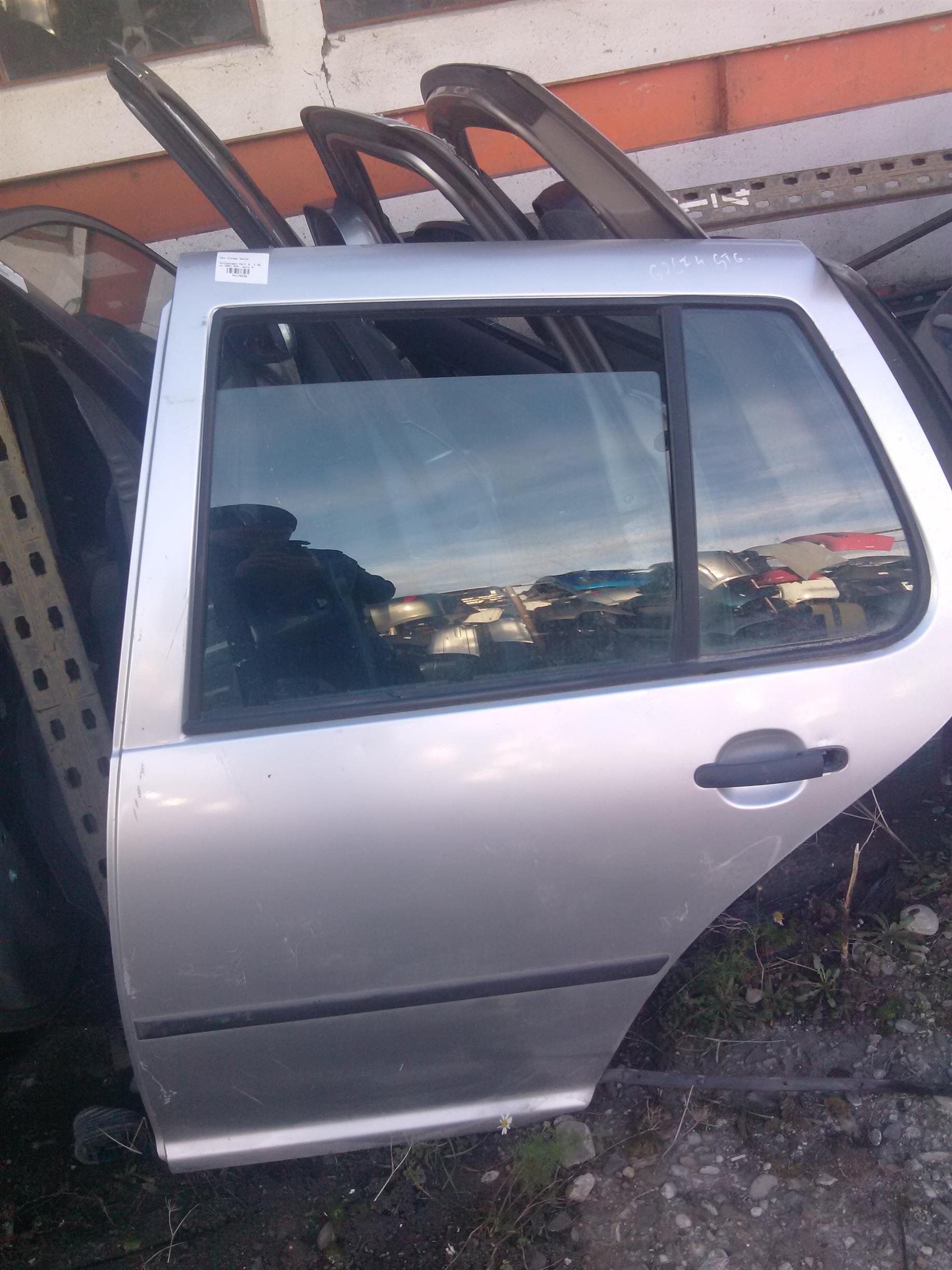 Usa stanga spate Volkswagen Golf 4, 1.4S, an 2001 AXP, euro 4.