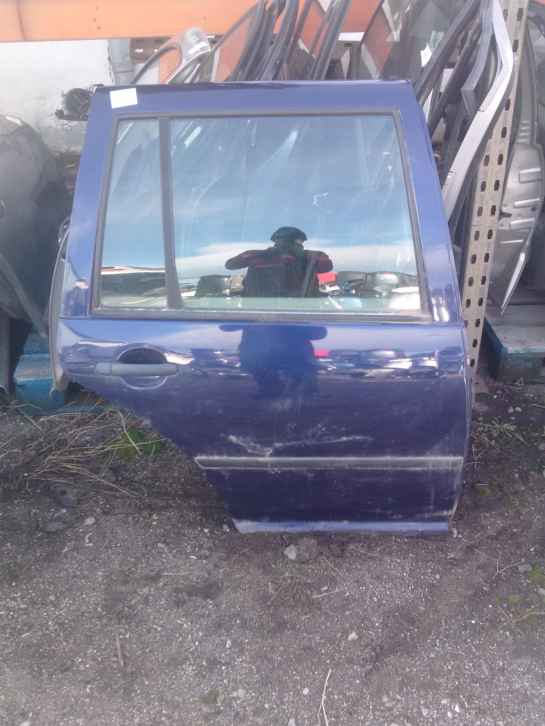 Usa dreapta spate Volkswagen Golf 4, an 2002