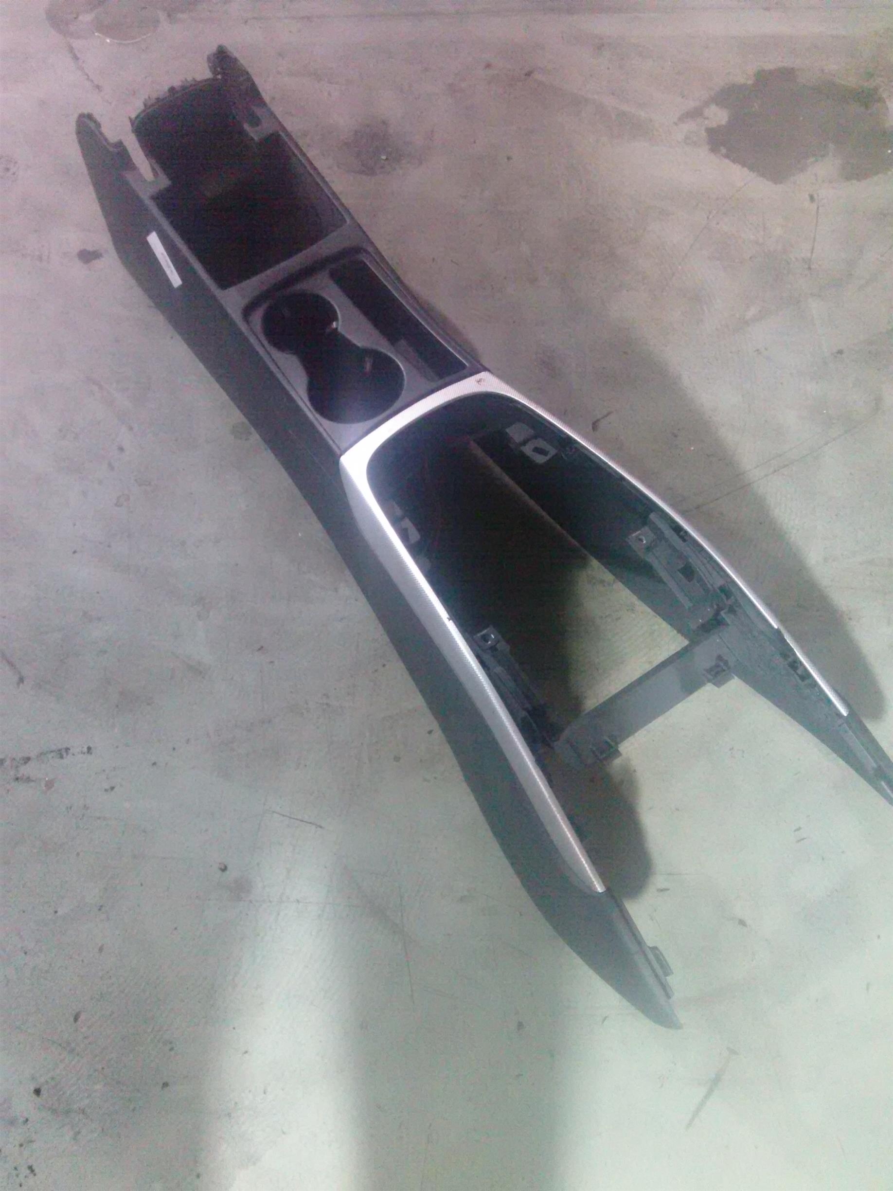 Consola centrala Audi A5 2.0TFSI, an 2011, euro 5, CDN