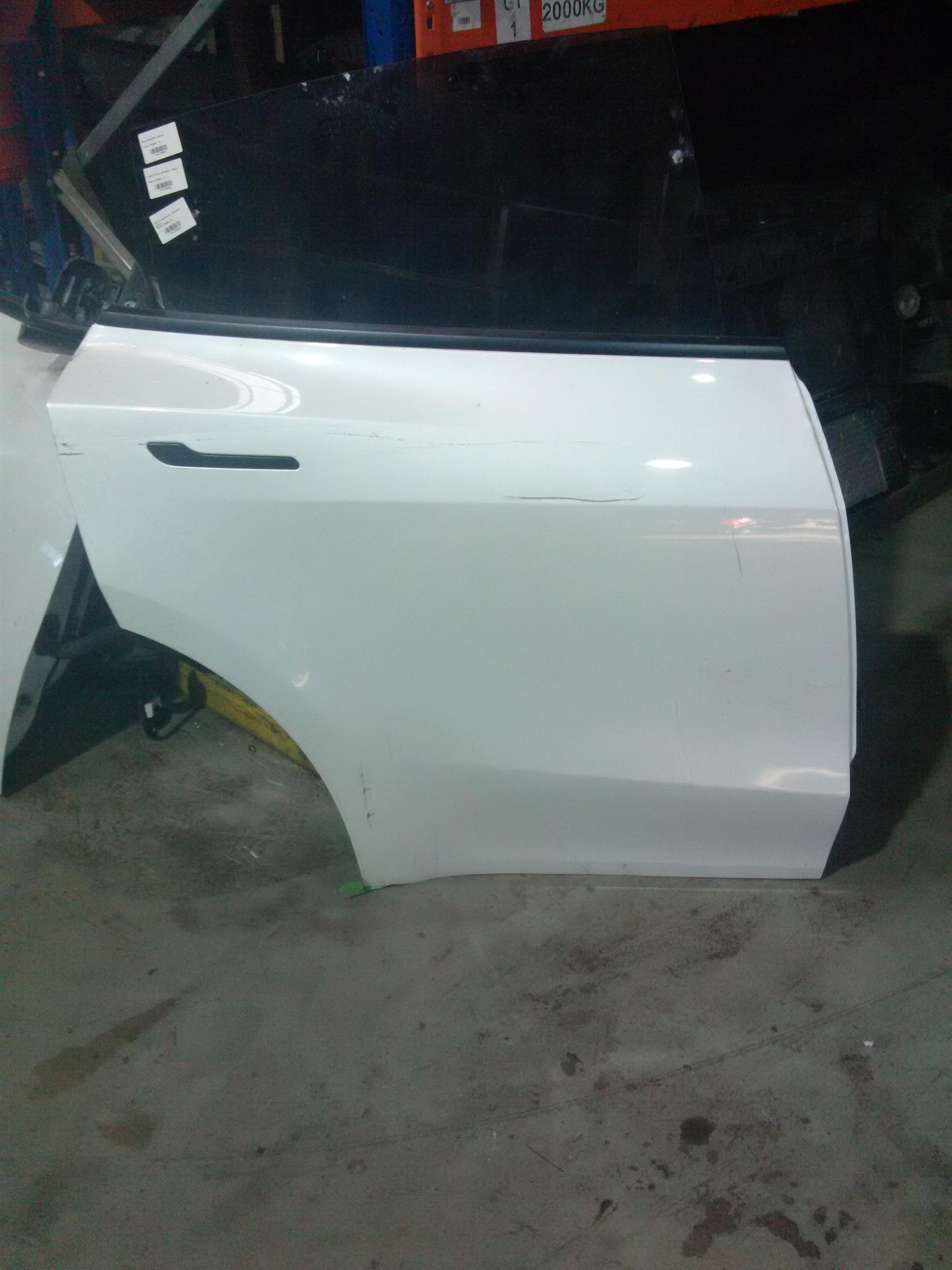 Cremaliera dreapta spate Tesla Model Y
