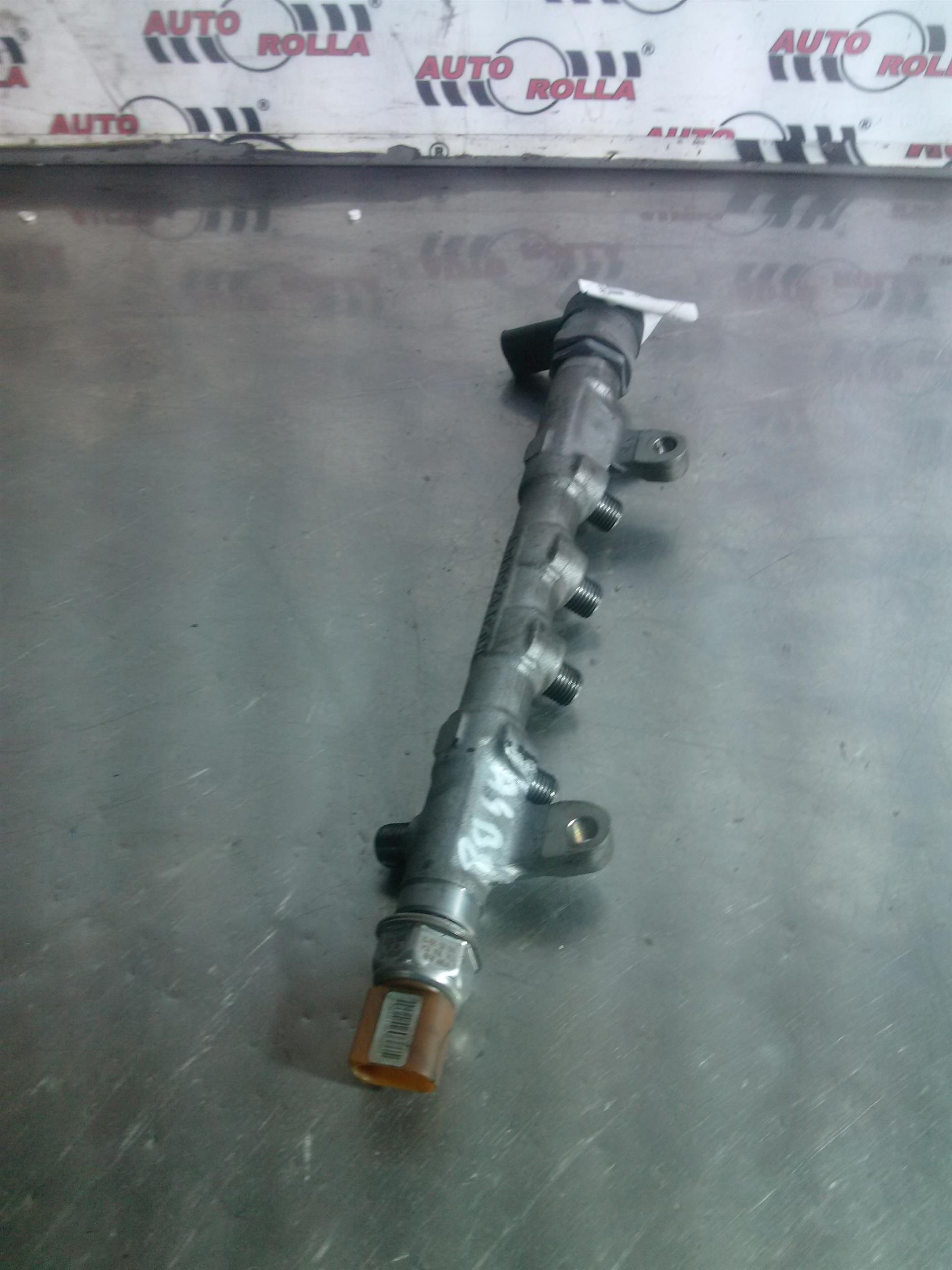 Rampa injectoare Audi a4 b8 an 2011