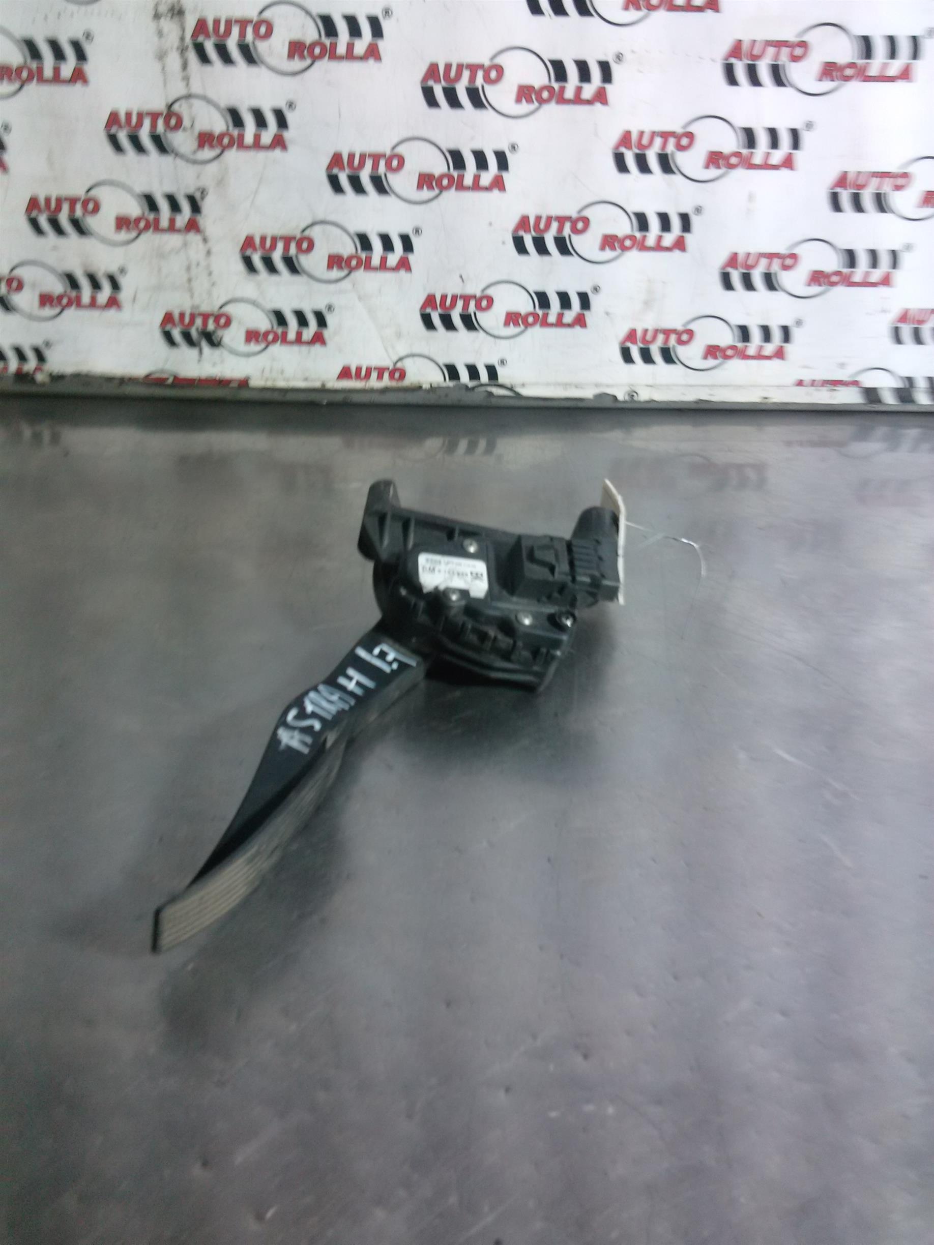Pedala acceleratie Opel Astra H, 1.7D, an 2006