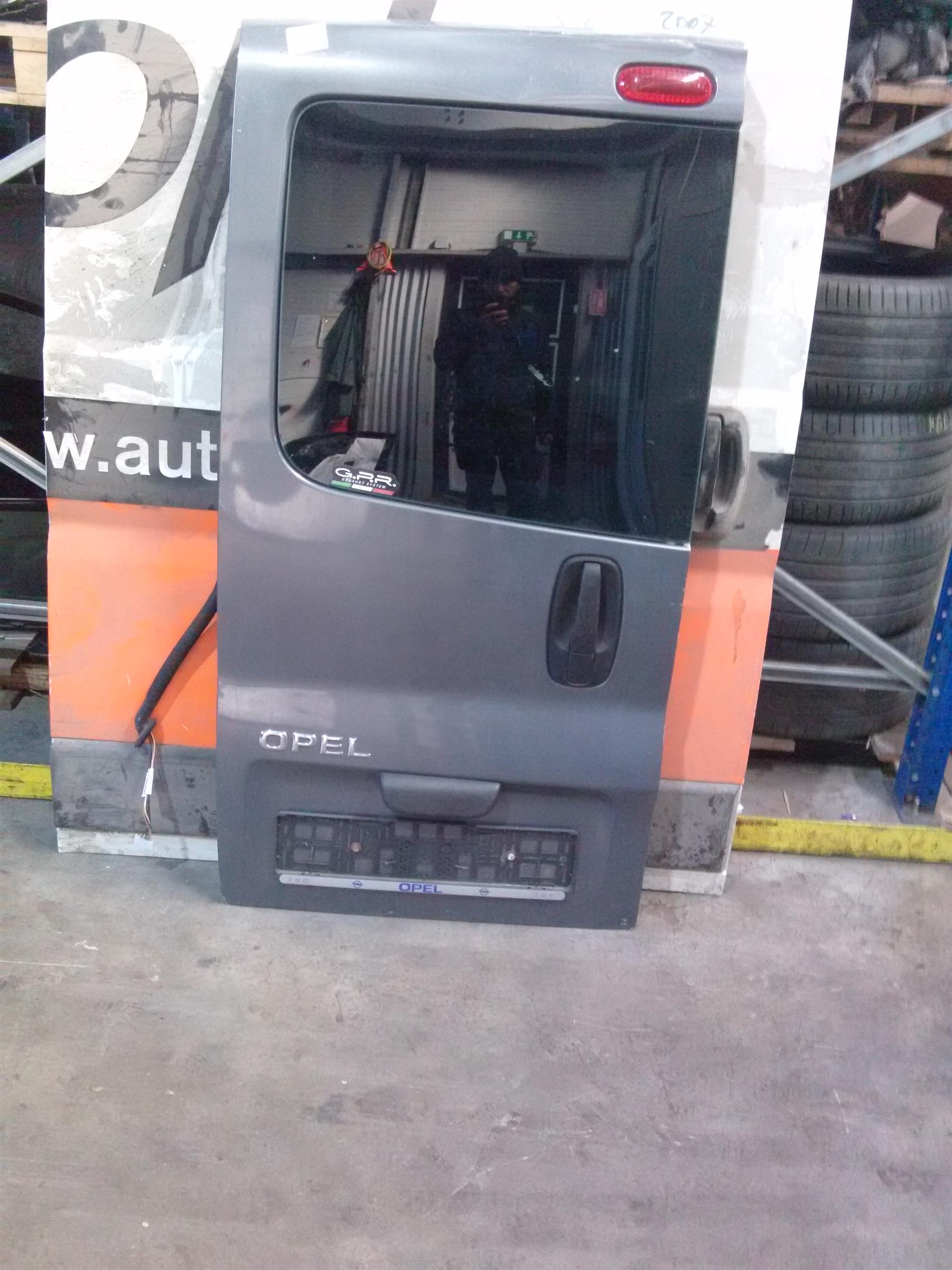 Usa stanga spate Renault Trafic, an 2006