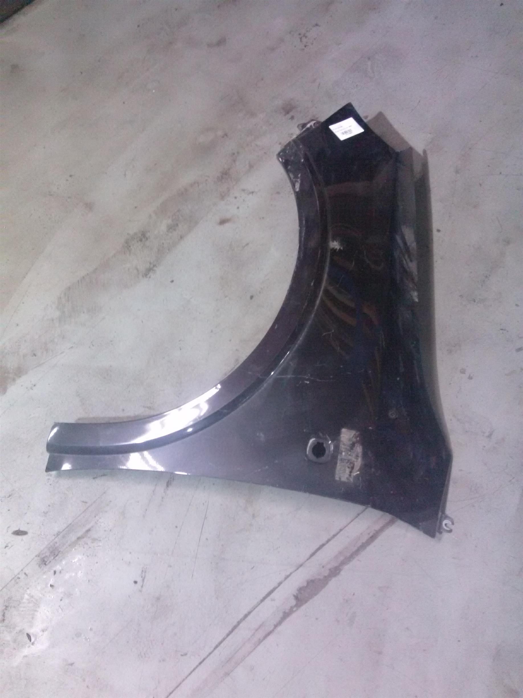 Aripa stanga Skoda Fabia 2 an 2008