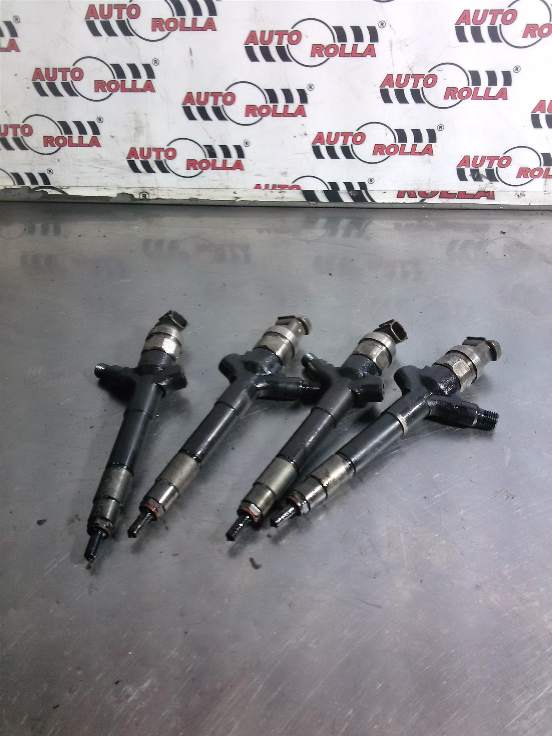 Injectoare set Mitsubishi L200, 2.5 tdi, an 2008