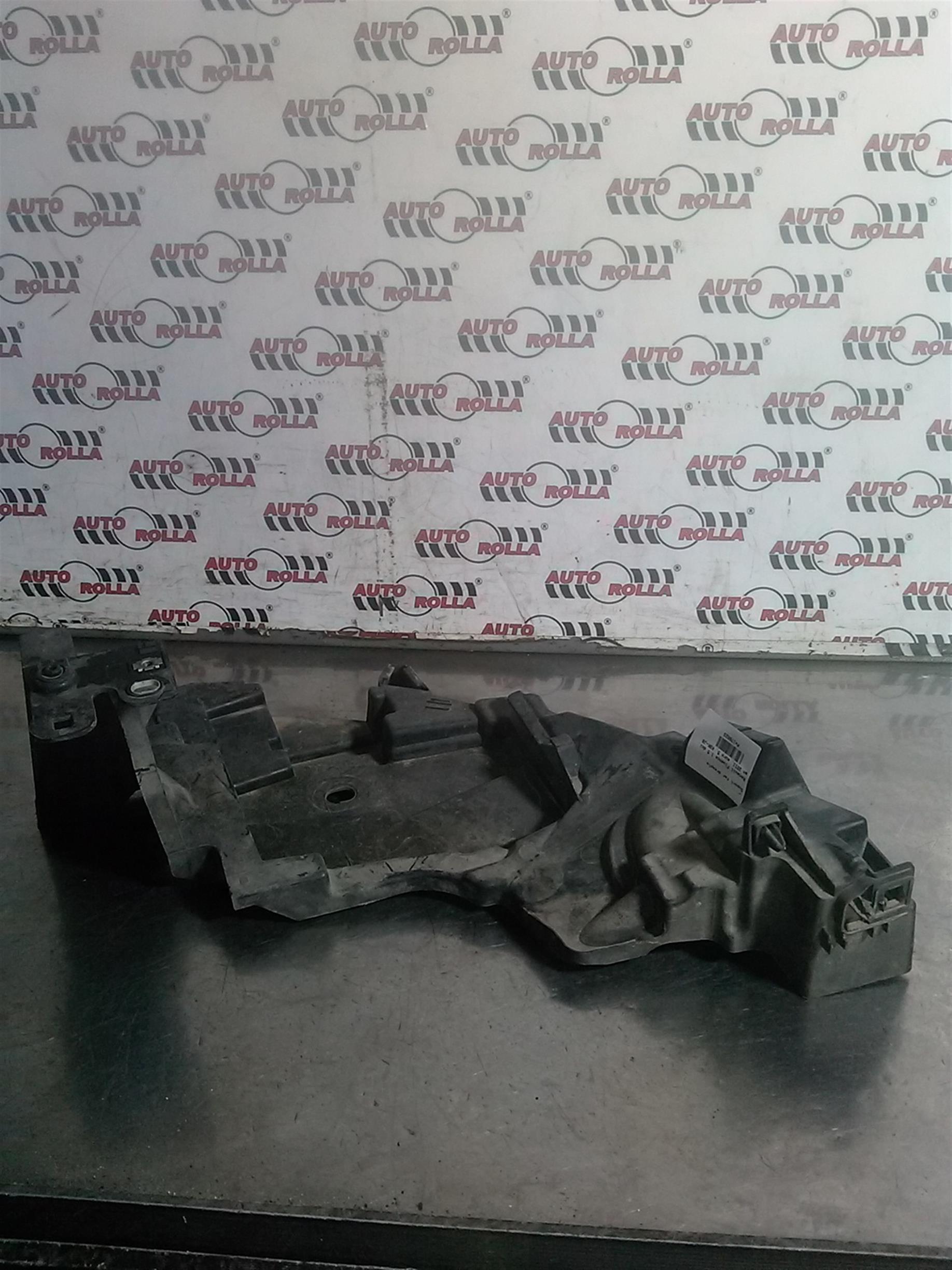 Suport far dreapta Renault Fluence 1.5 dci, an 2011, euro 5, K9K-J8