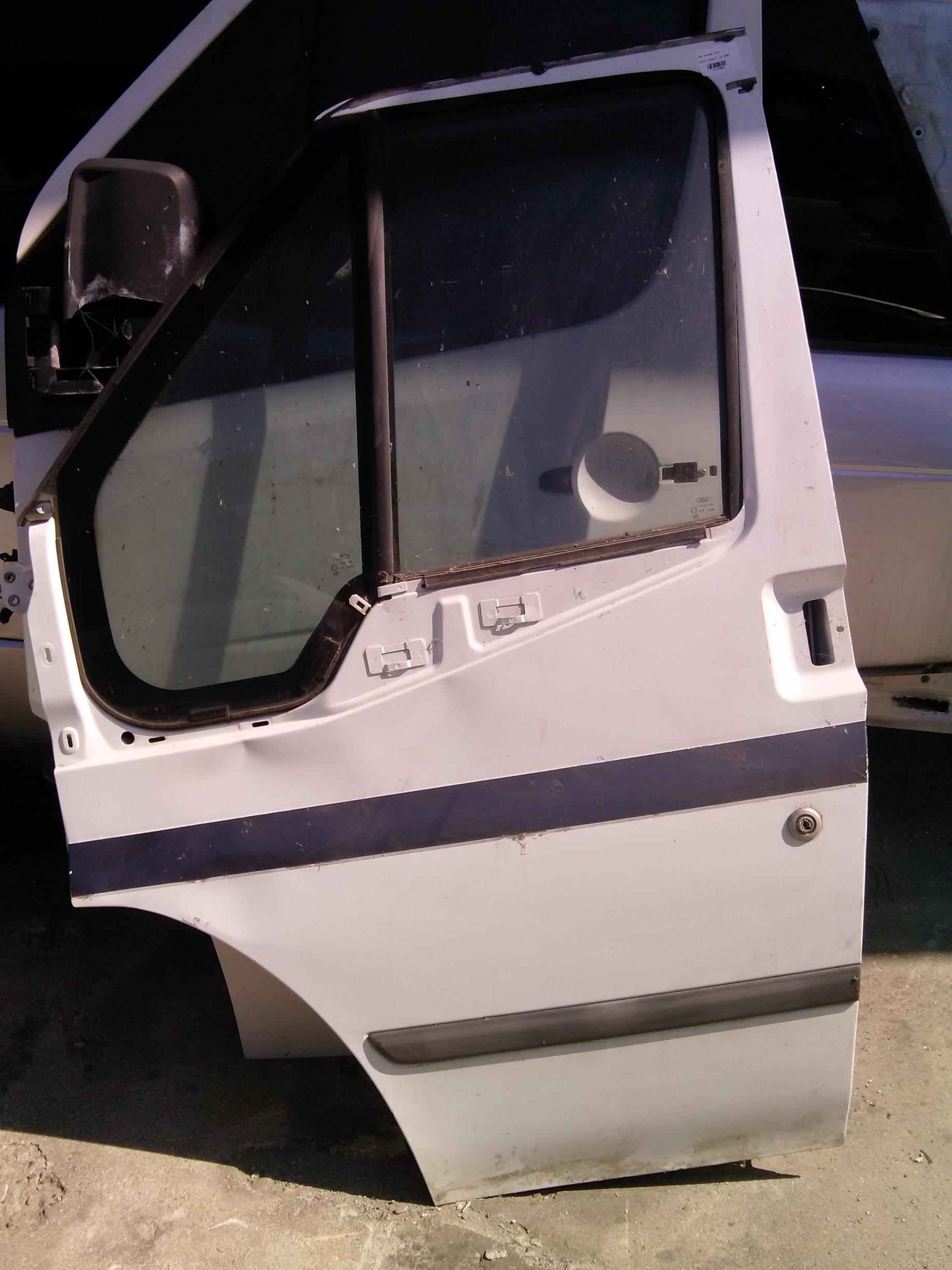 Usa stanga fata Ford Transit, an 2007