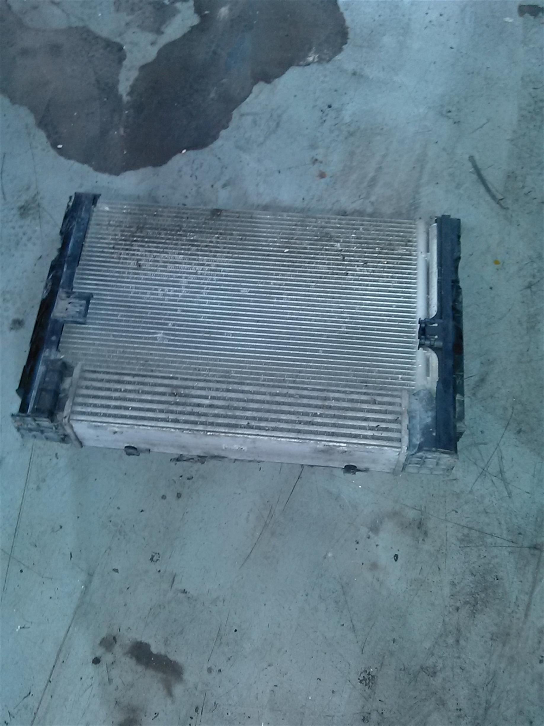 Radiator apa BMW seria 1 E87 2.0 d, an 2008
