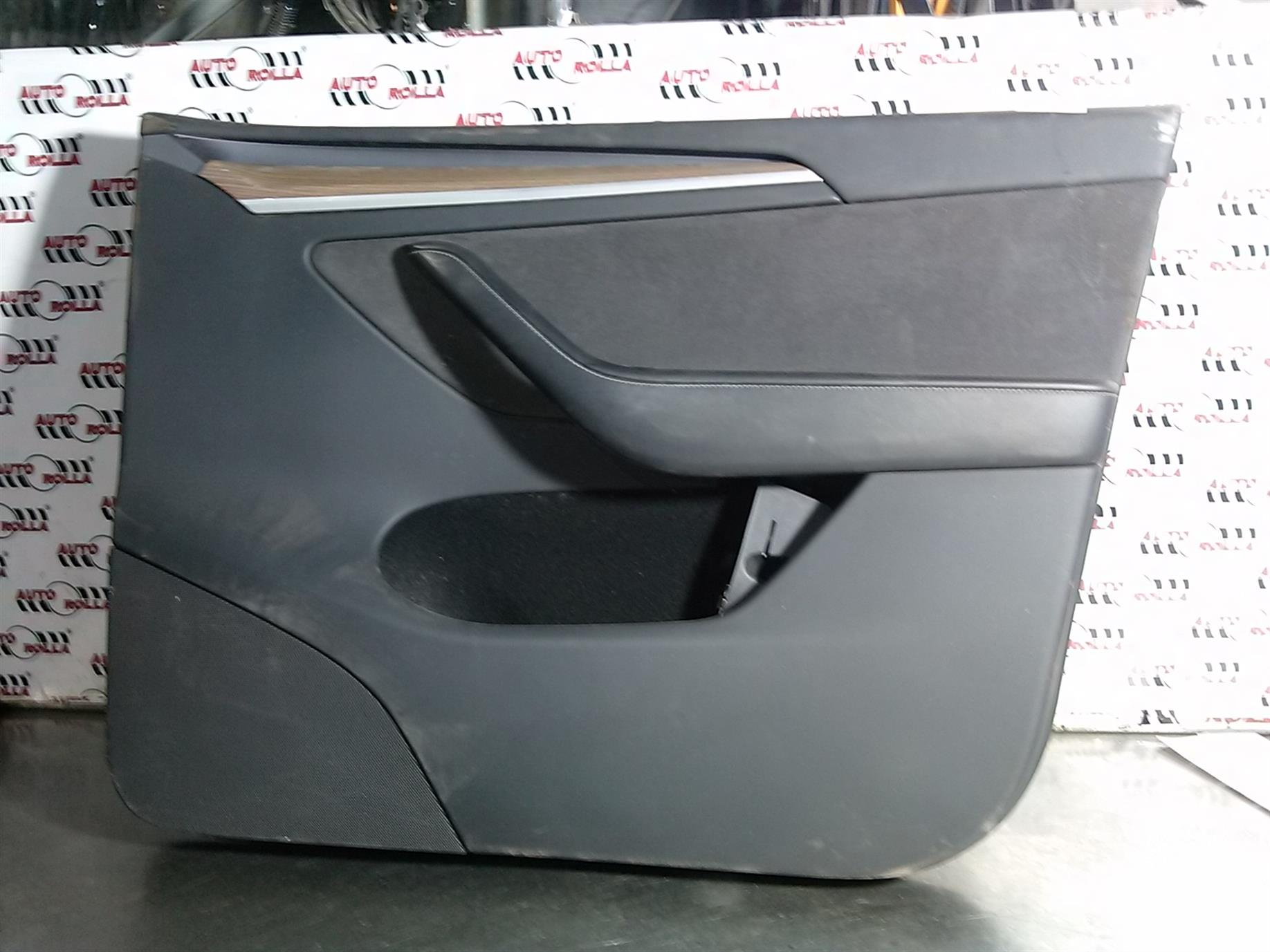 Tapiterie usa dreapta fata Tesla Model Y