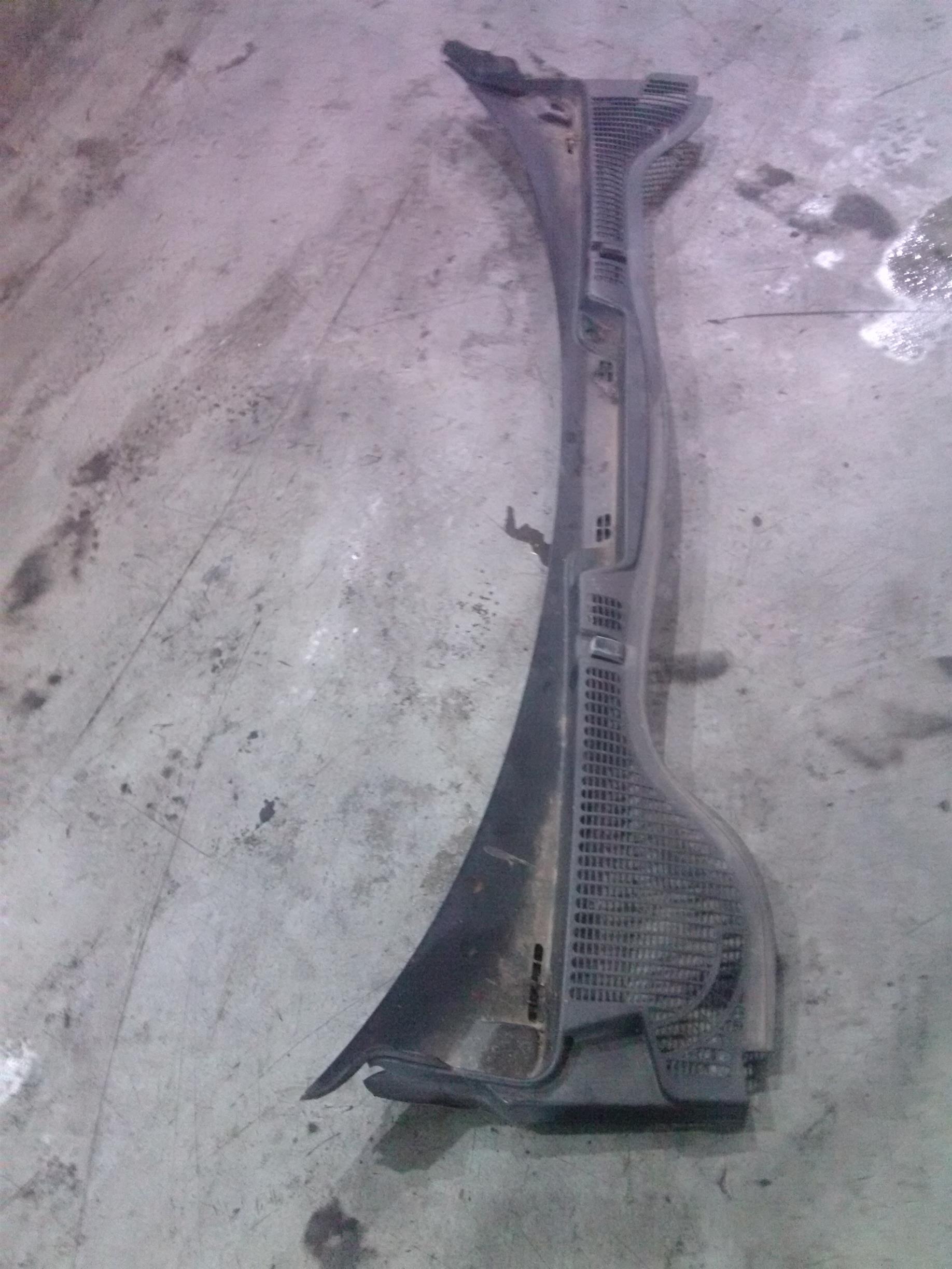 Grila stergatoare Skoda Octavia 2 an 2009