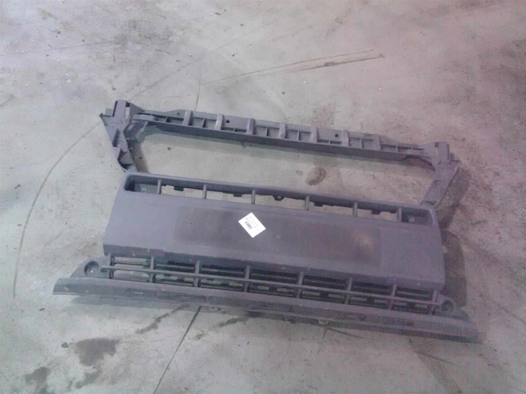 Ornament grila fata Peugeot Boxer, 2.2HDI an 2015, euro 5