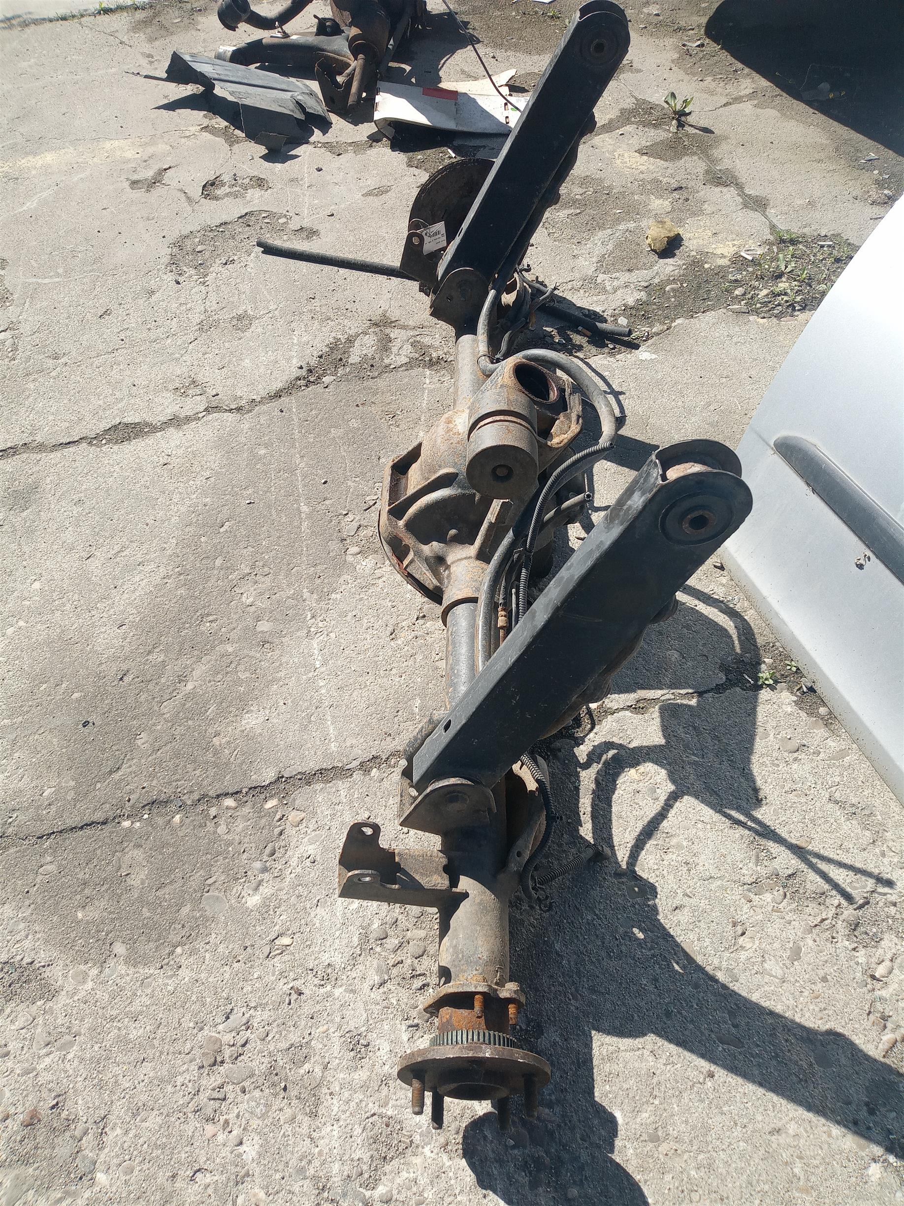 Punte spate Jeep Cherokee 2.7CRD, an 2006