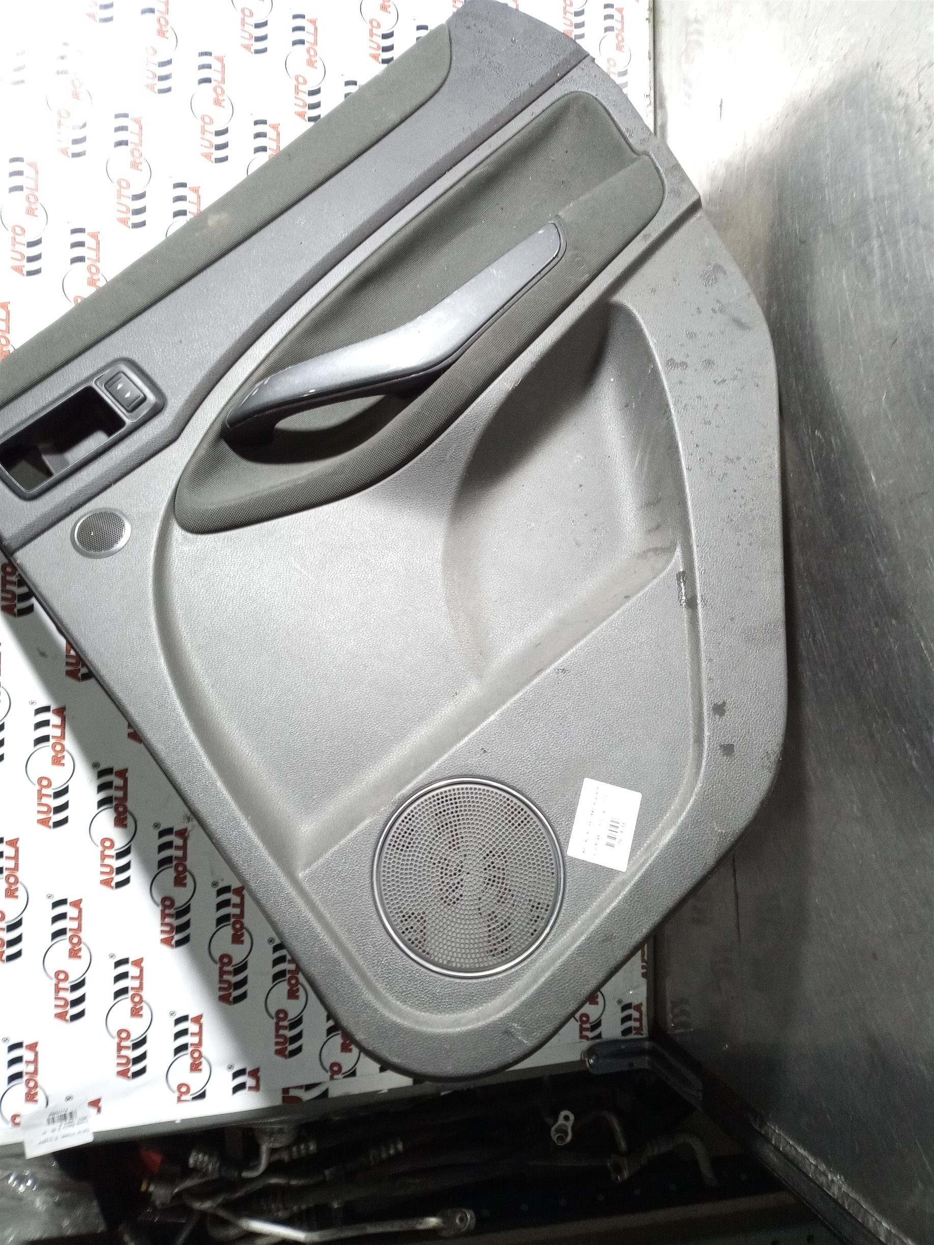 Tapiterie usa reapta spate Ford Kuga 2.0 d, an 2008