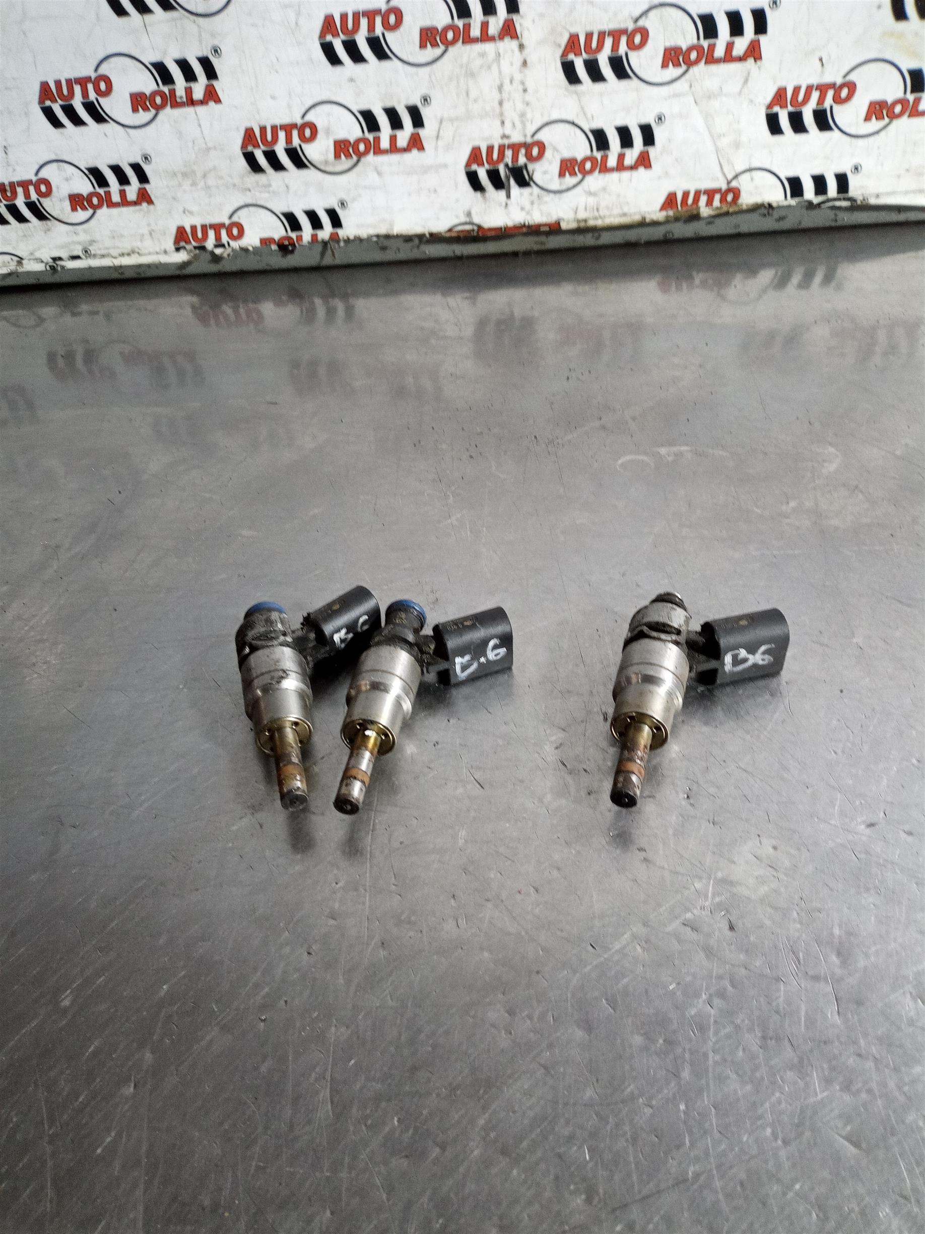 Injectoare 3 bucati Volswagen passat b6 ,2.0s ,an 2008