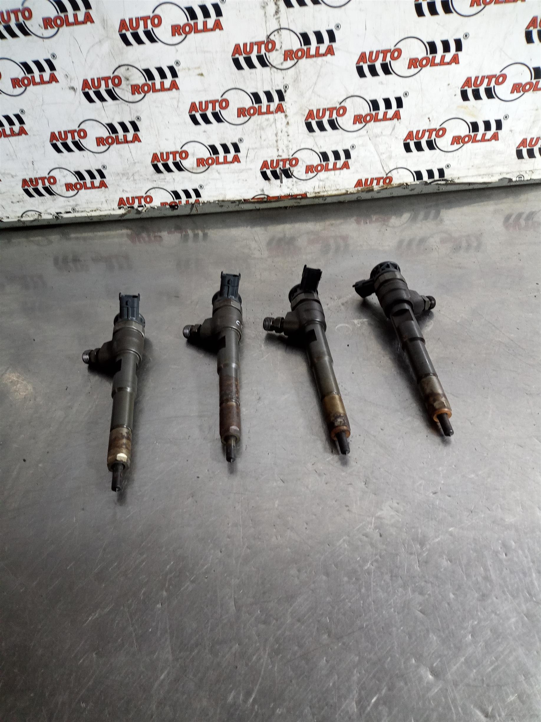 Injectoare set Renault Clio 4 ,1.5d , euro 5