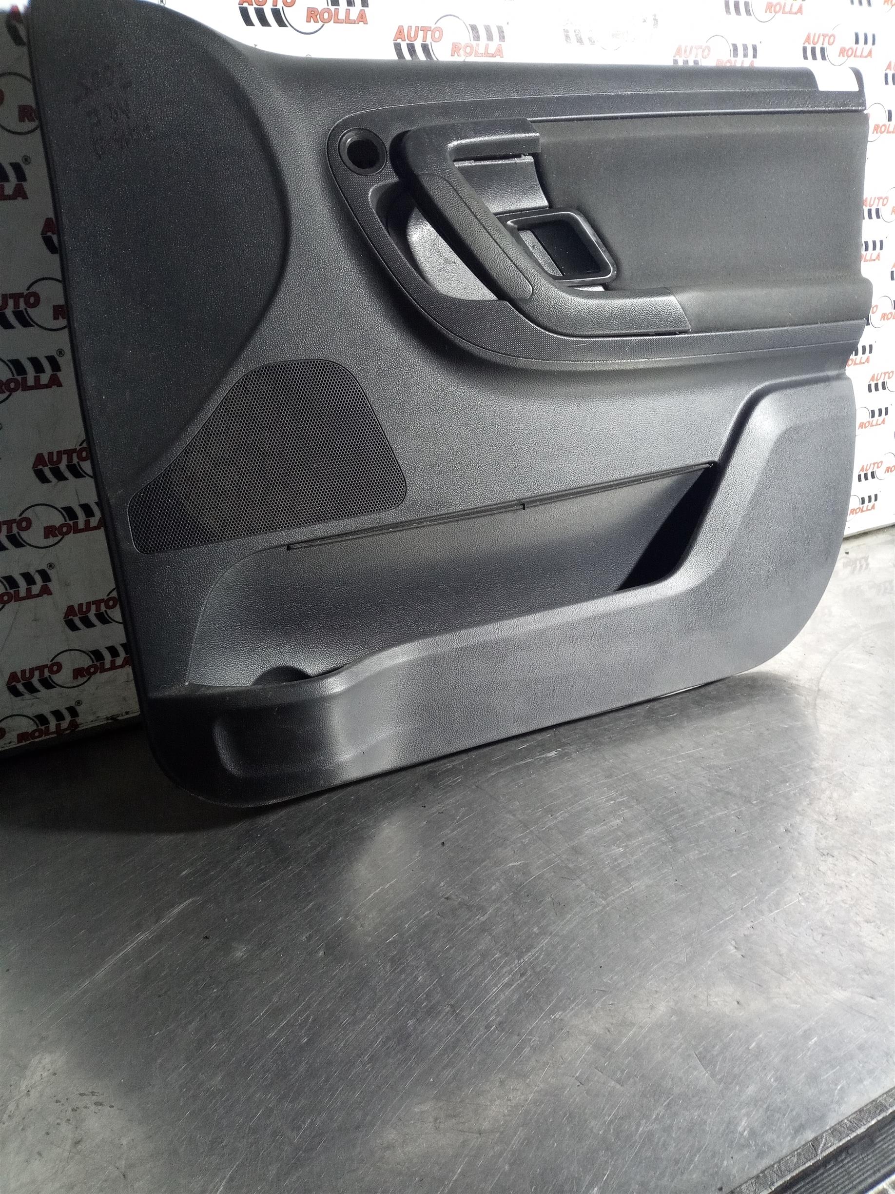 Tapiterie usa dreapta fata Skoda Fabia , an 2005