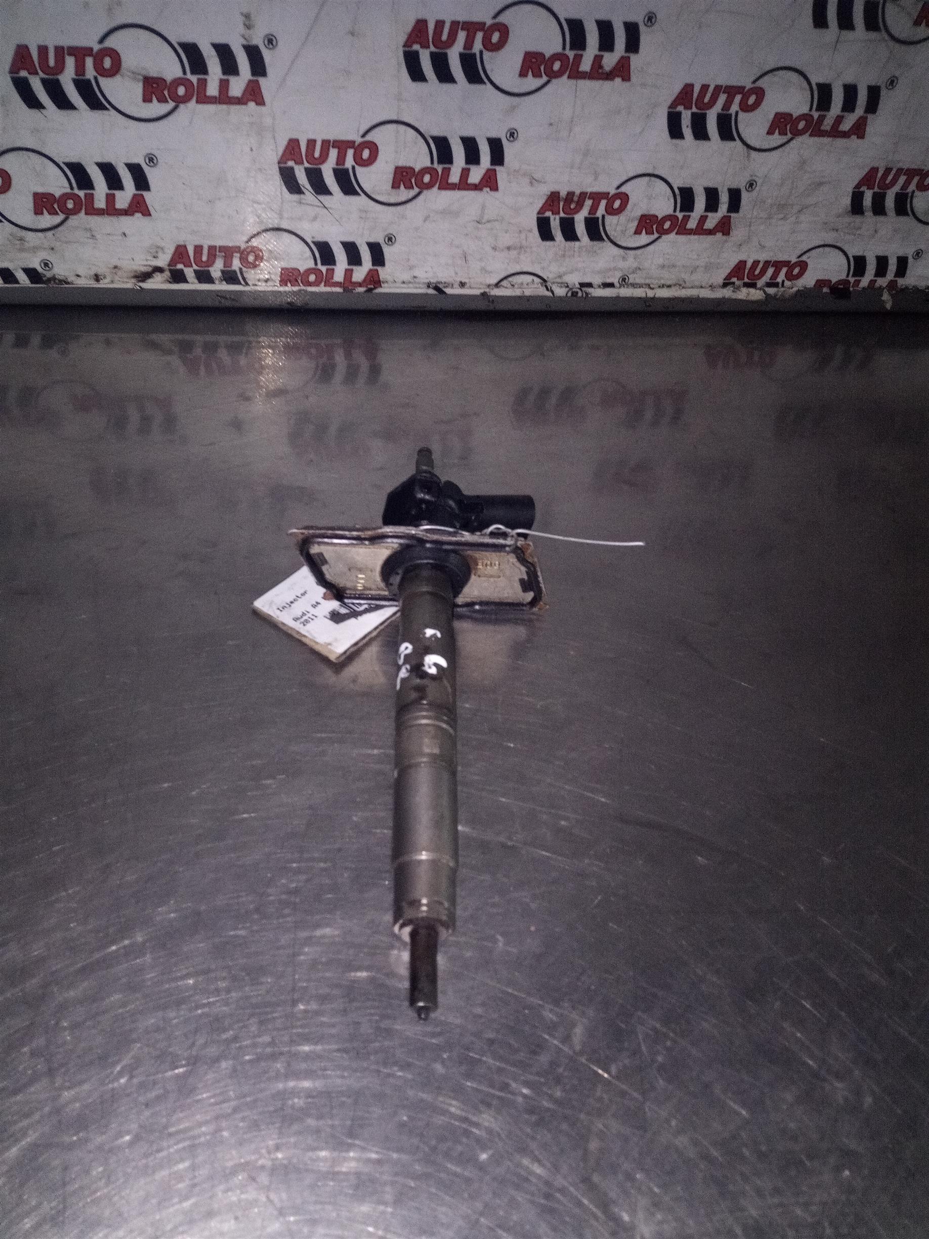 Injector Audi A4 B8 , 2.0tdi , an 2011