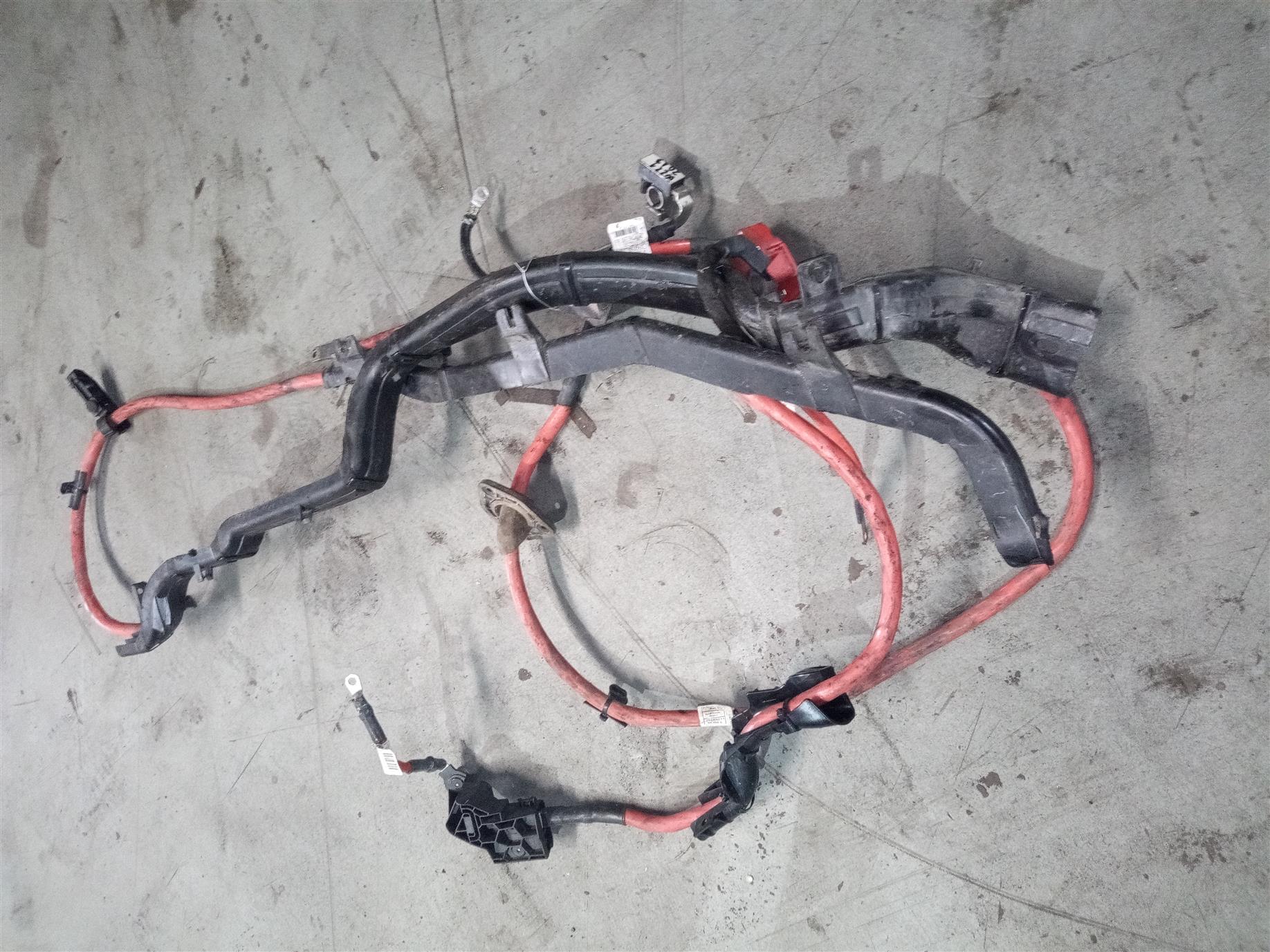 Instalatie baterie+borne Bmw x6 f16 ,4.0d ,an 2016