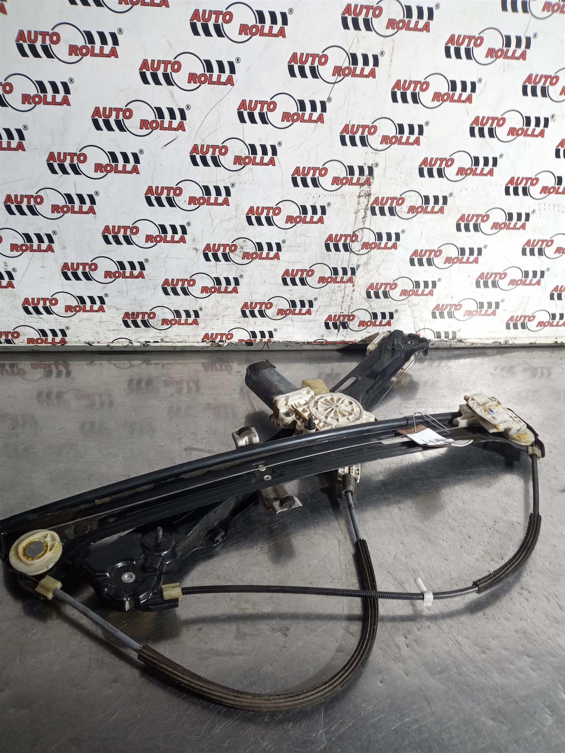 Macara+motoras stanga fata BMW X5 E70 AN 2008