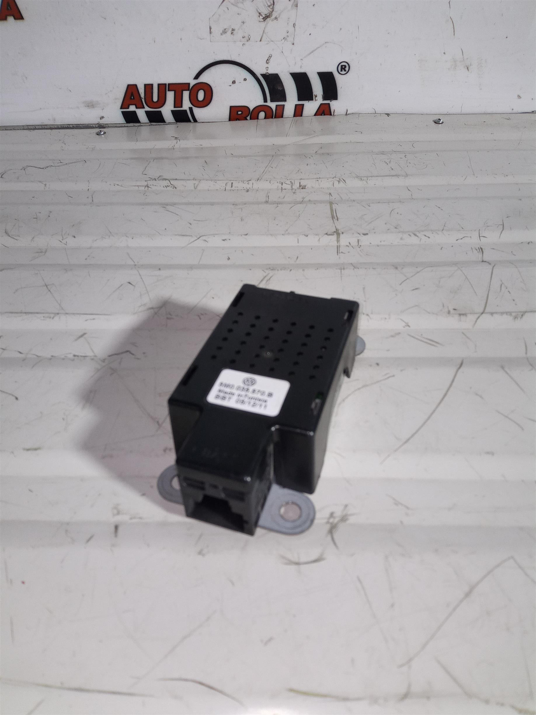 Amplificator antena Volkswagen Golf 6 , an 2010