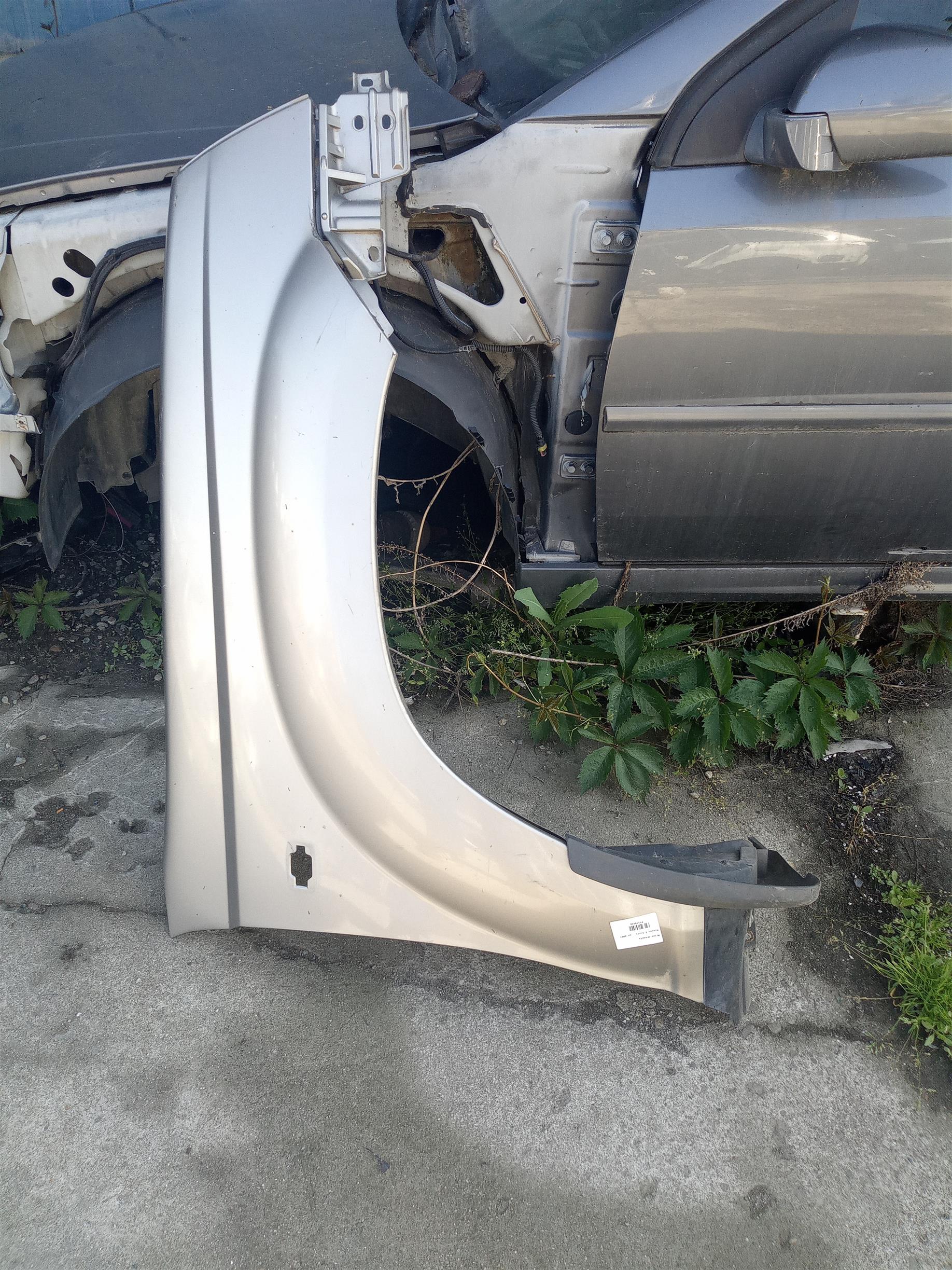 Aripa dreapta Nissan X trail , an 2007