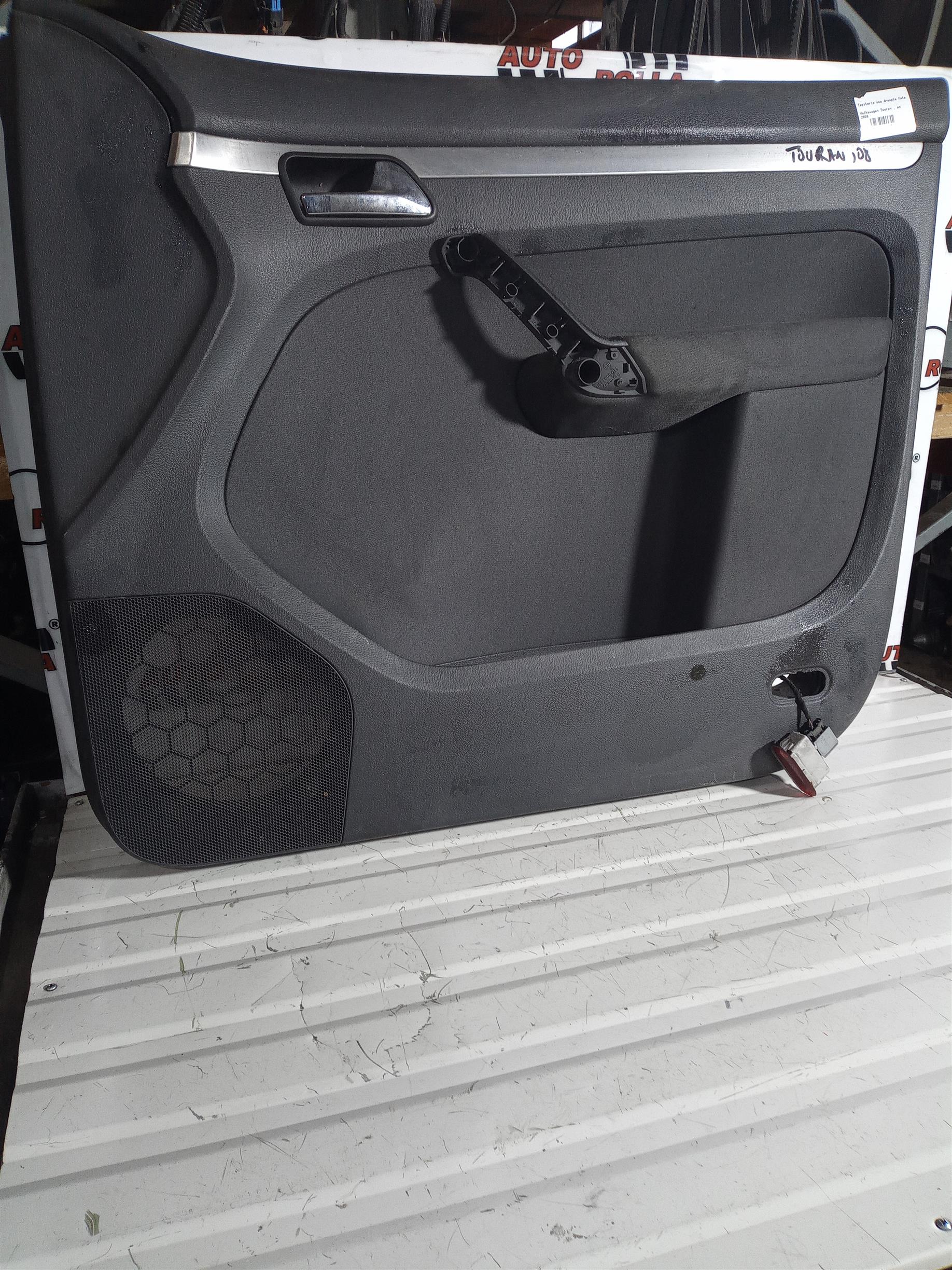 Tapiterie usa dreapta fata Volkswagen Touran , an 2008