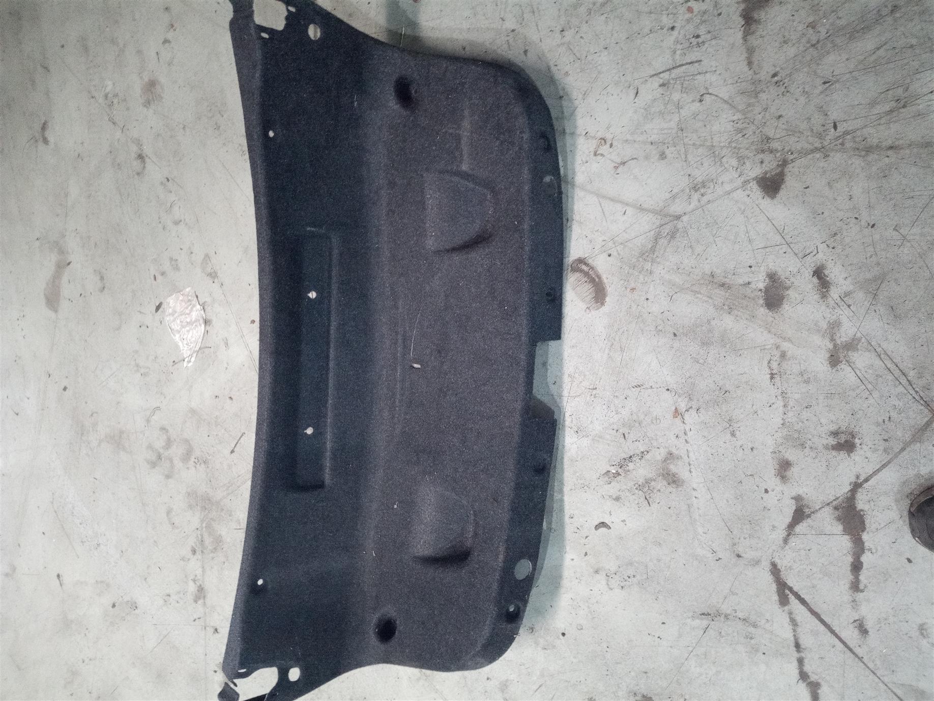 Tapiterie capota Bmw F30 , AN 2013