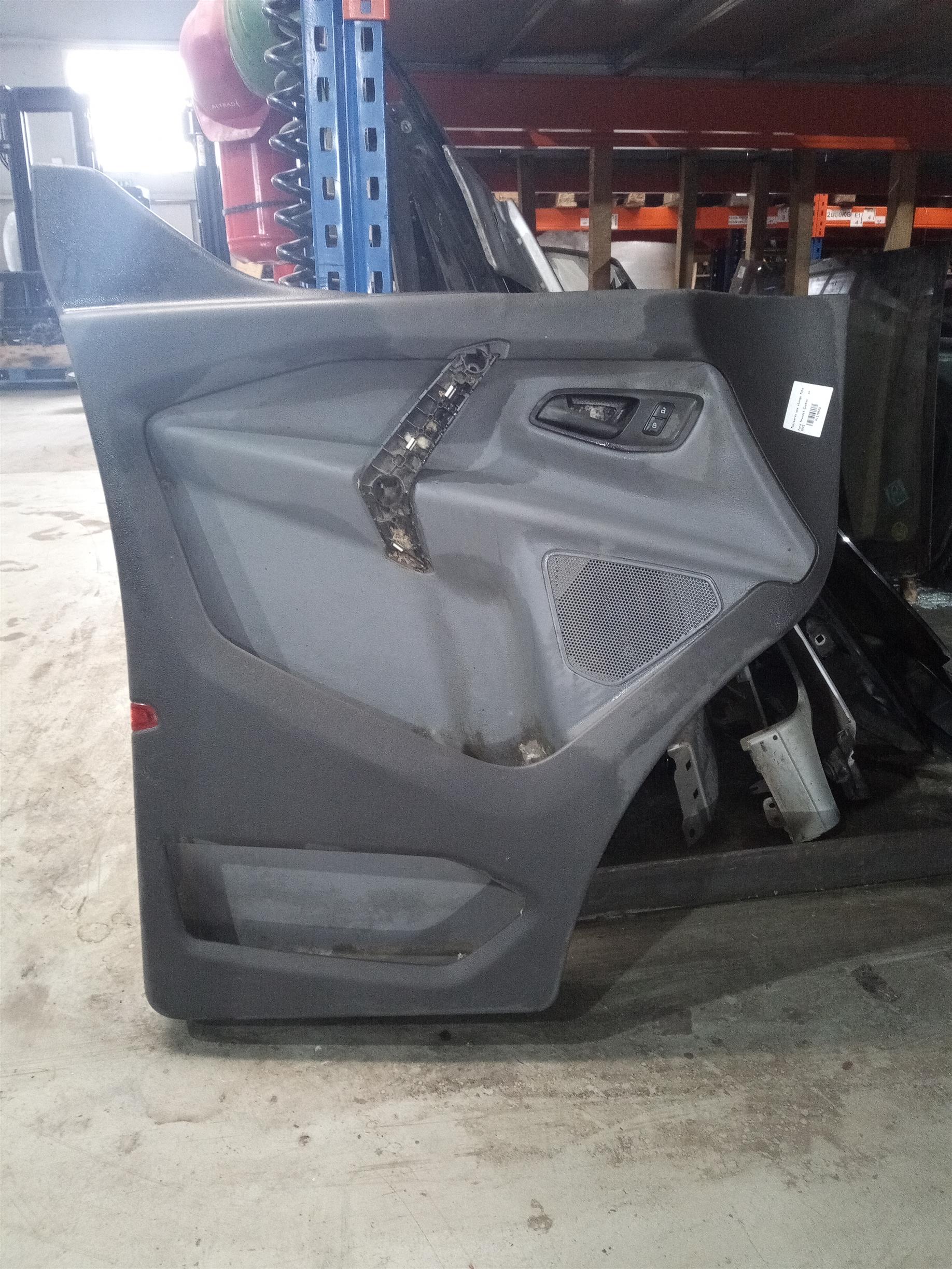 Tapiterie usa stanga fata Ford Tranzit Custom , an 2015