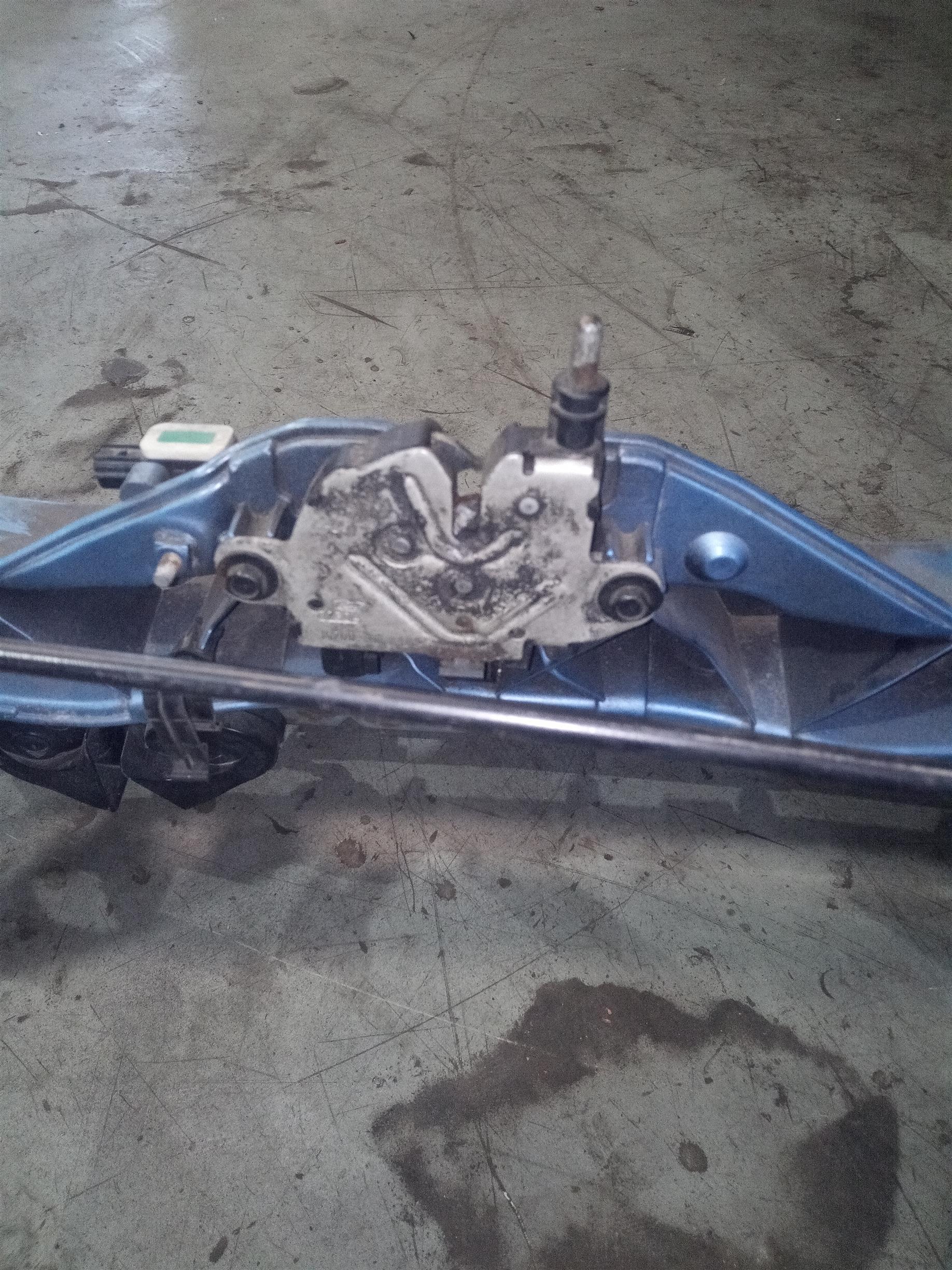 Broasca capota Ford Kuga ,2.0d , an 2009