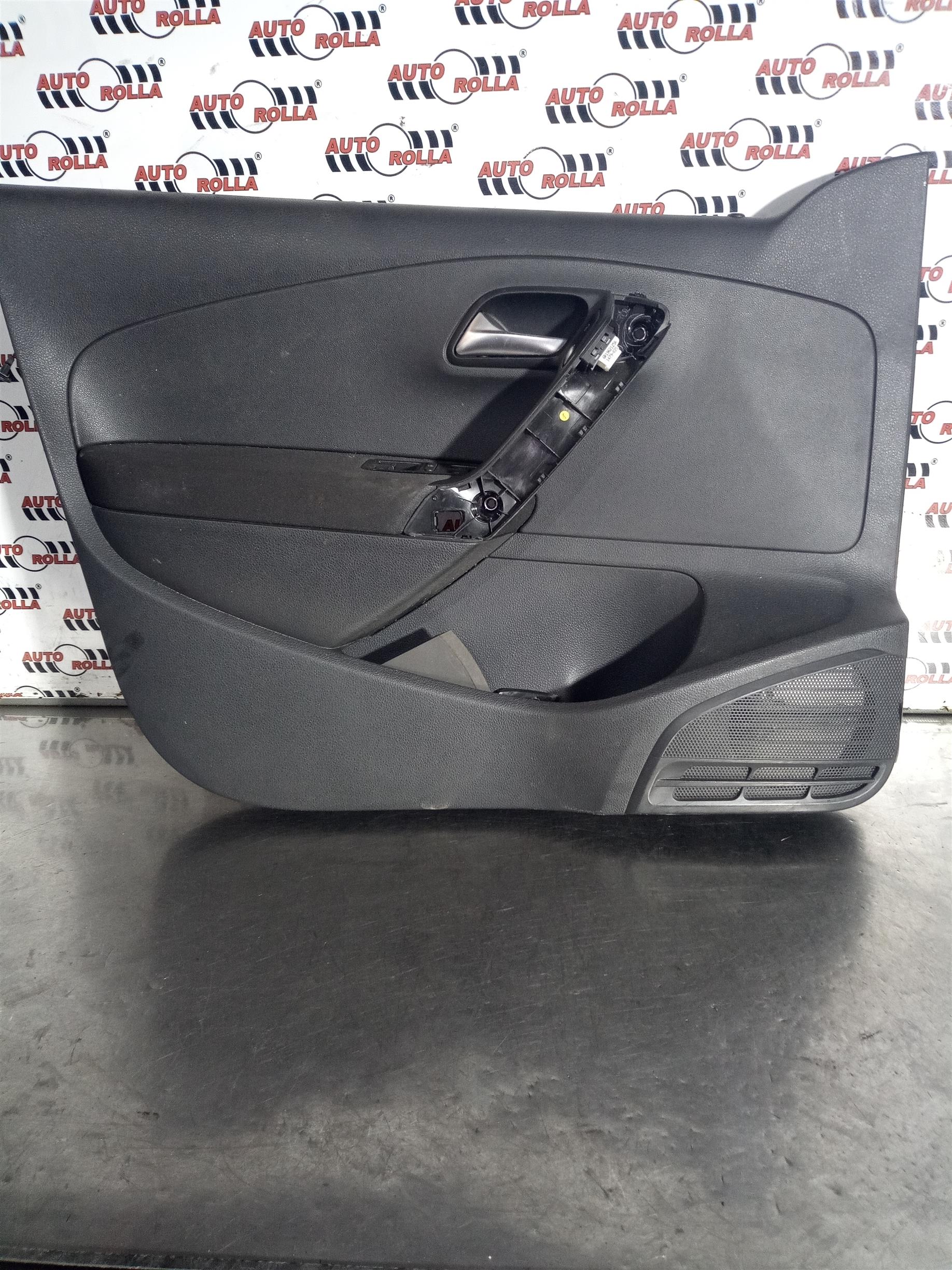 Tapiterie usa stanga fata Volkswagen Polo , an 2012