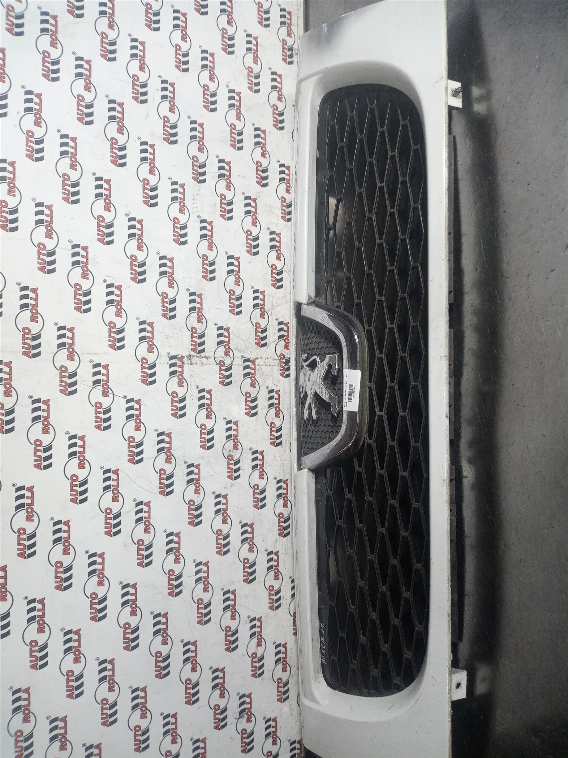 Grila bara fata +ornament Peugeot Boxer ,2.2d , an 2009