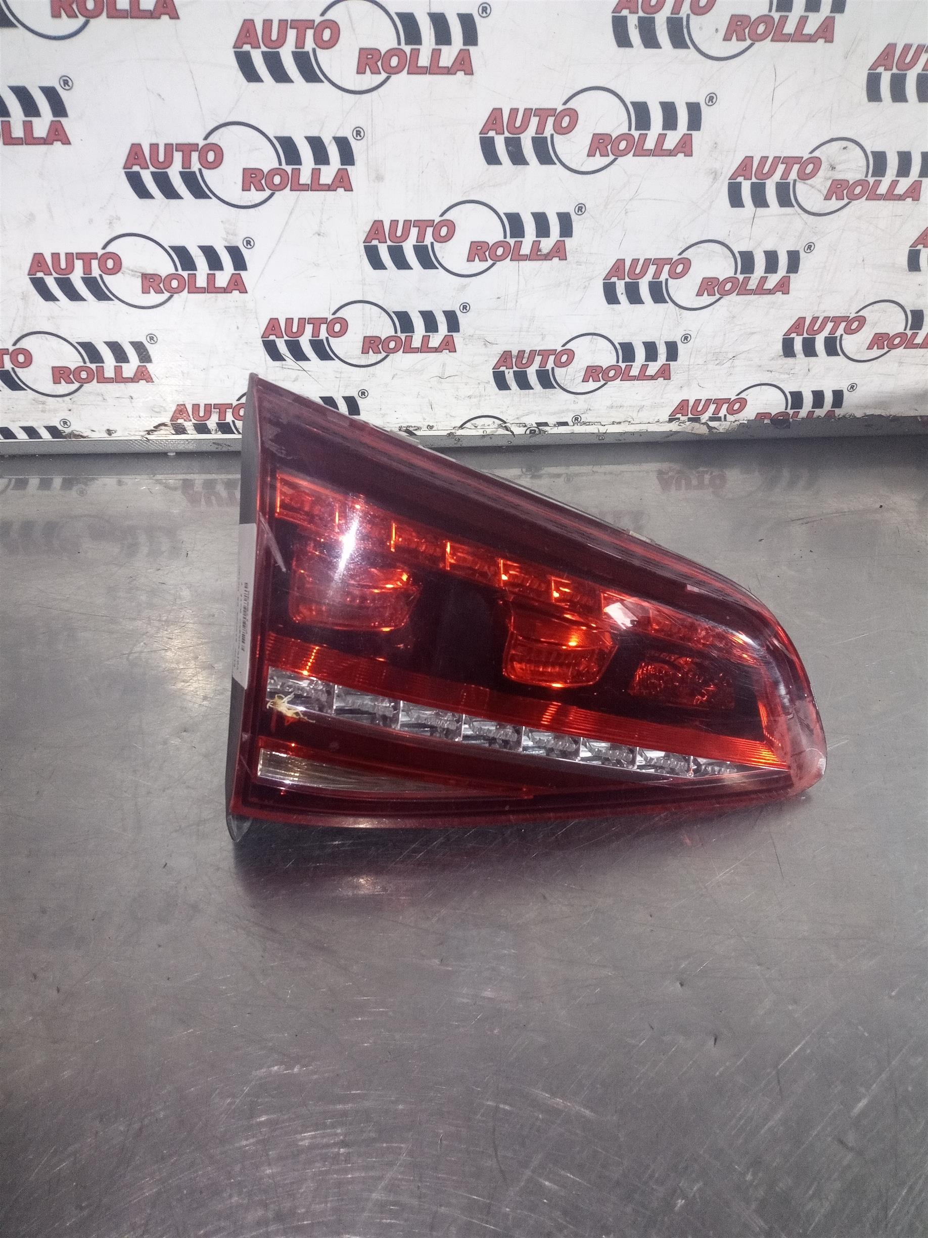 Stop stanga pe haion Volkswagen Golf 7