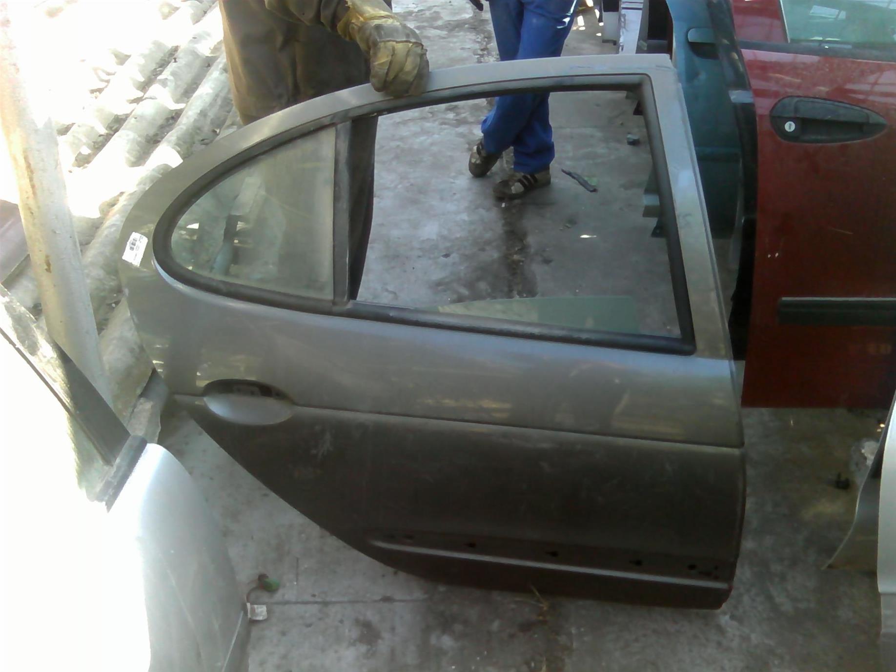usa dreapta spate completa Renault Megane