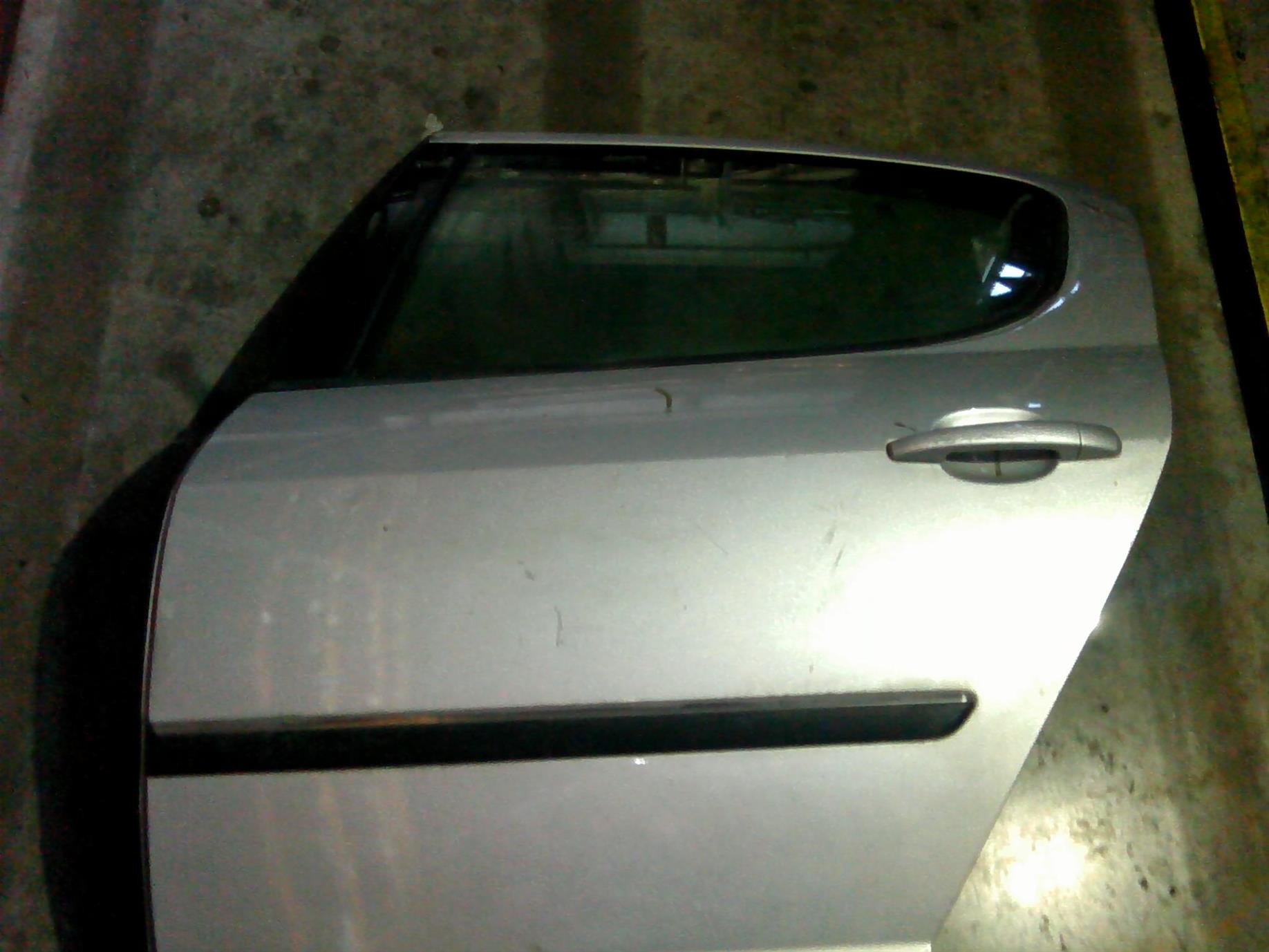 usa stanga spate completa Peugeot 407, an 2004