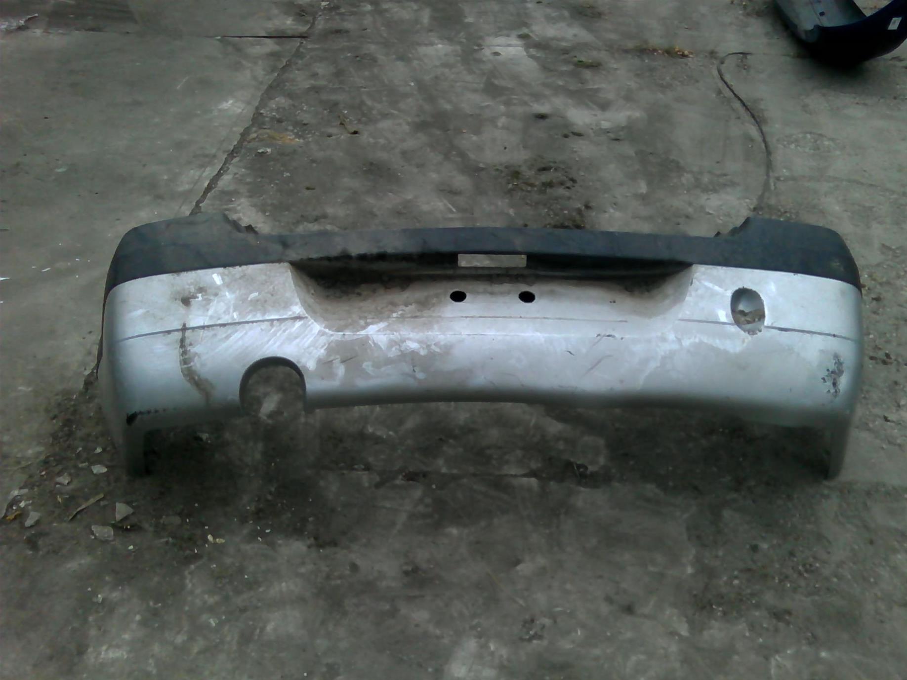 bara spate Dacia Logan