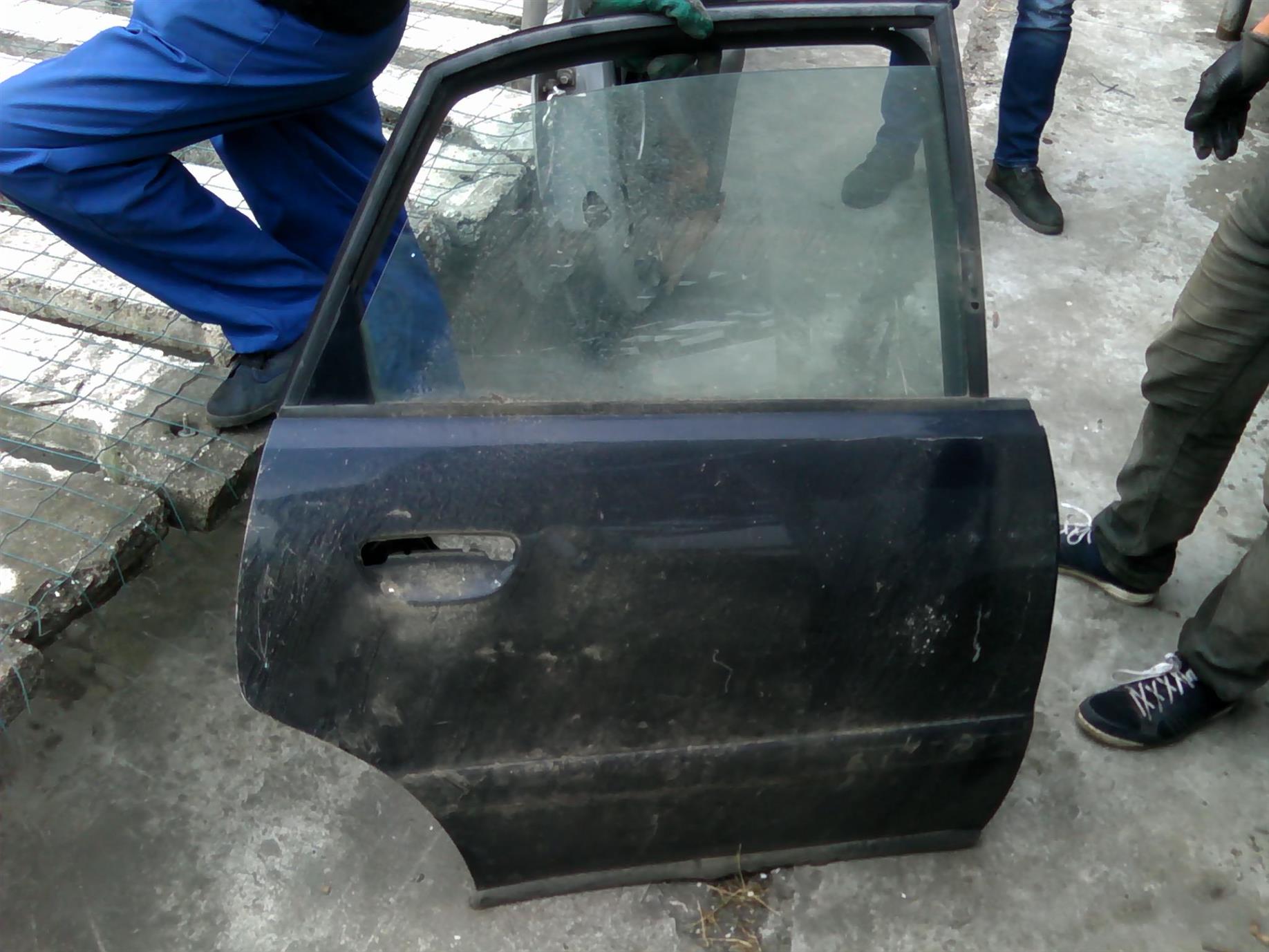 usa dreapta spate goala Audi A4