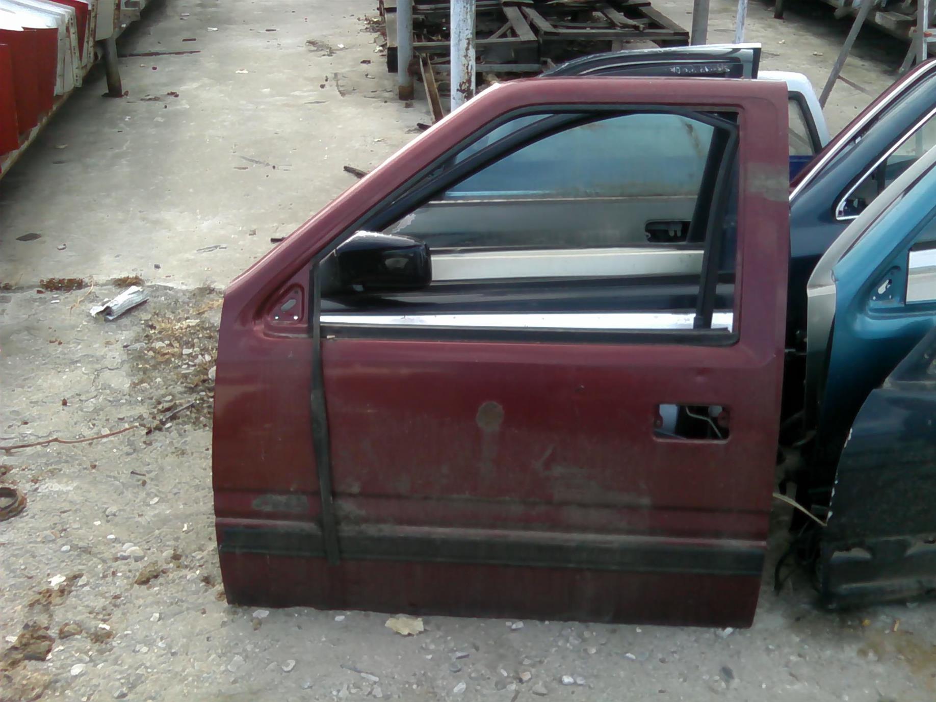 usa stanga fata goala Opel Frontera A
