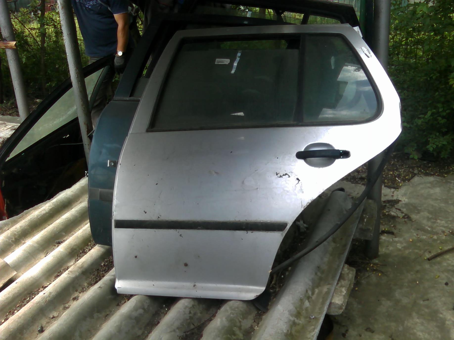 usa stanga spate completa Volkswagen Golf 4