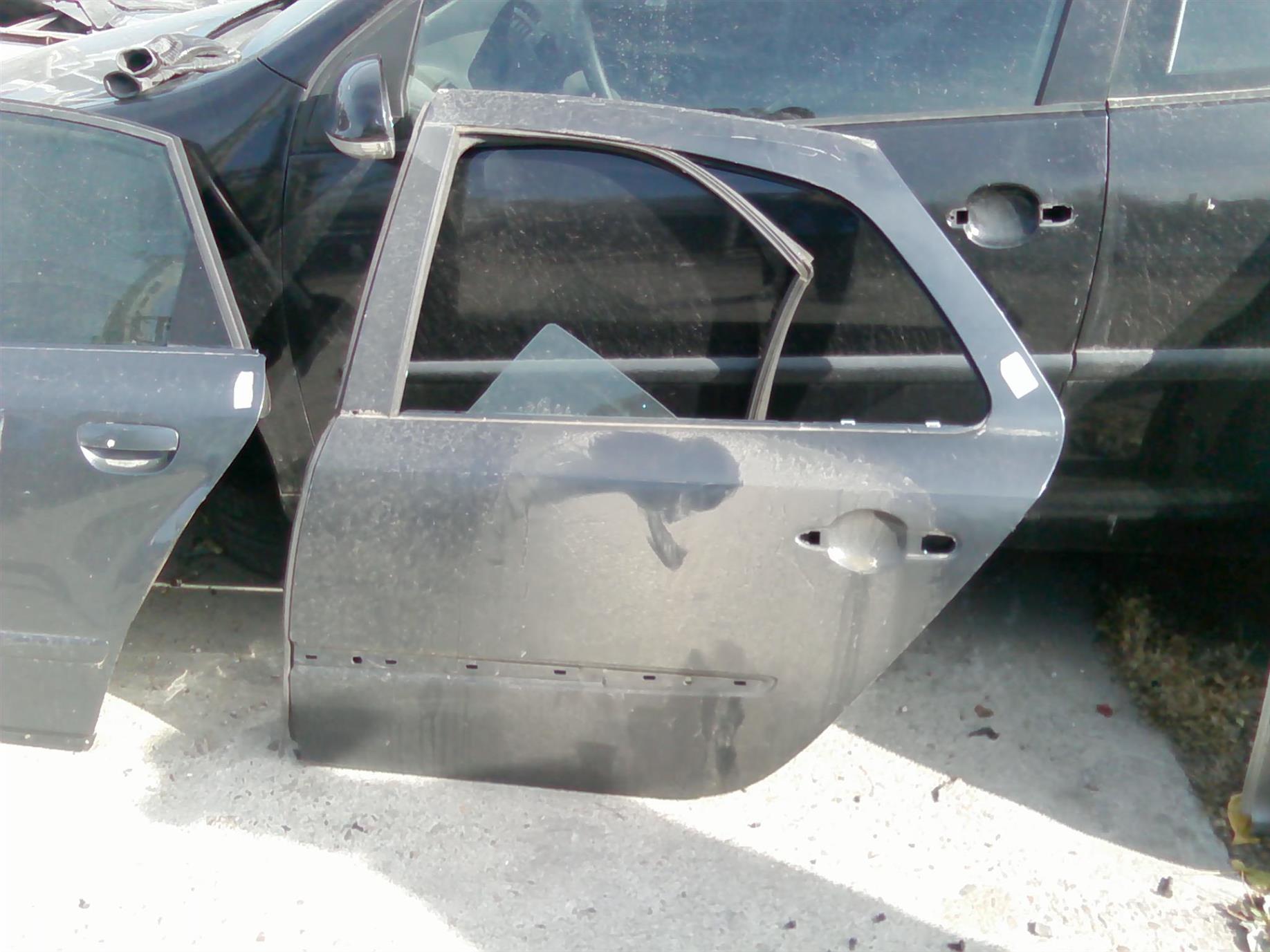 usa stanga spate completa Renault Laguna 2