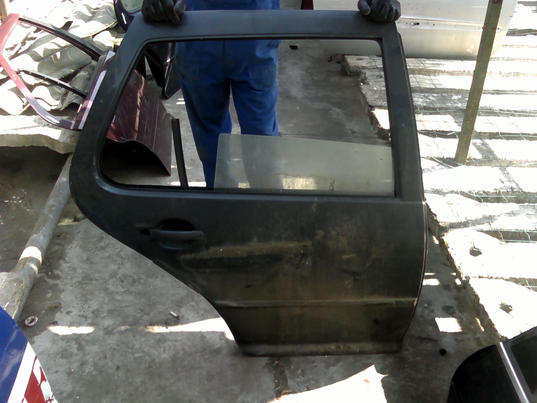 usa dreapta spate completa Volkswagen Golf 4