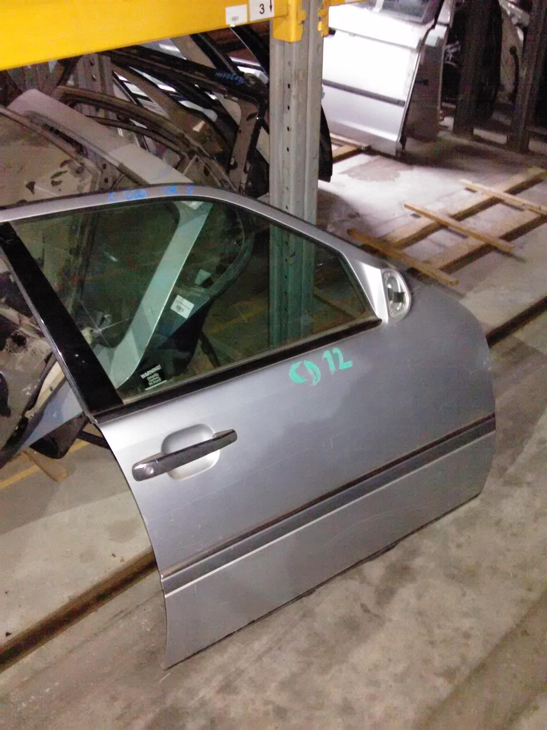 usa dreapta fata completa Mercedes Cclass W202, 2.2D, an 1995