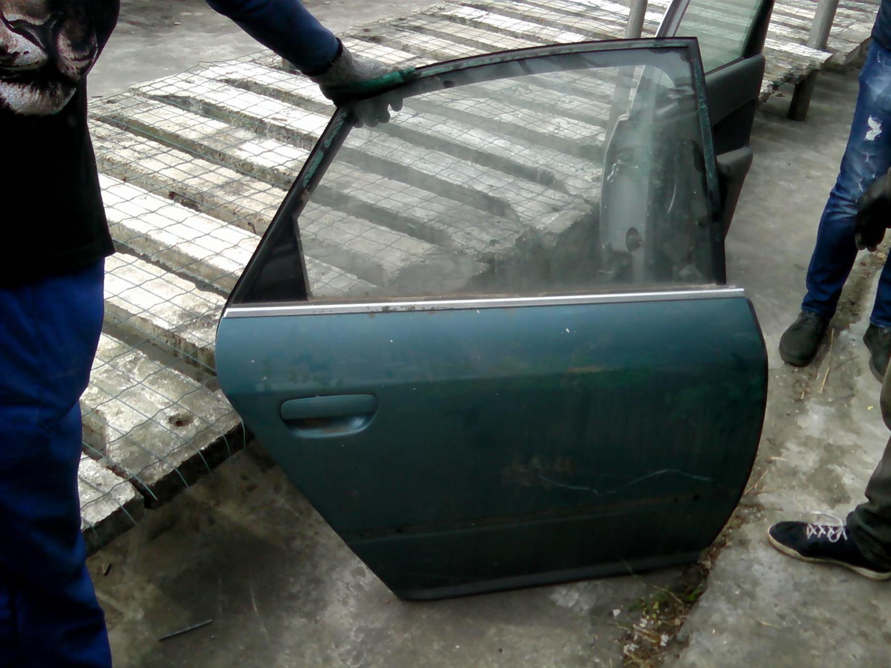 usa dreapta spate completa Audi A6, an 2001