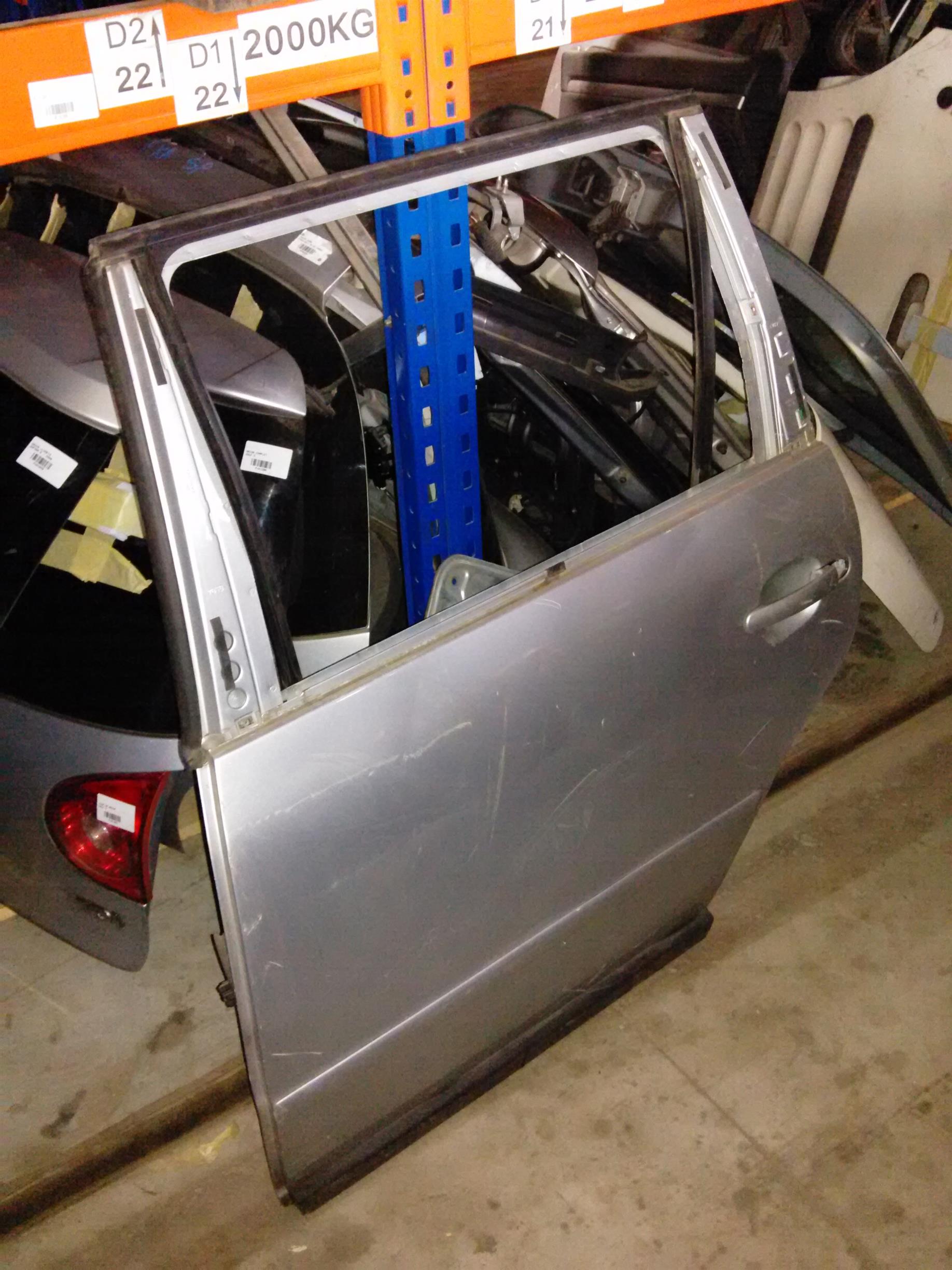 usa stanga spate break argintie Volkswagen Passat B5, an 2005