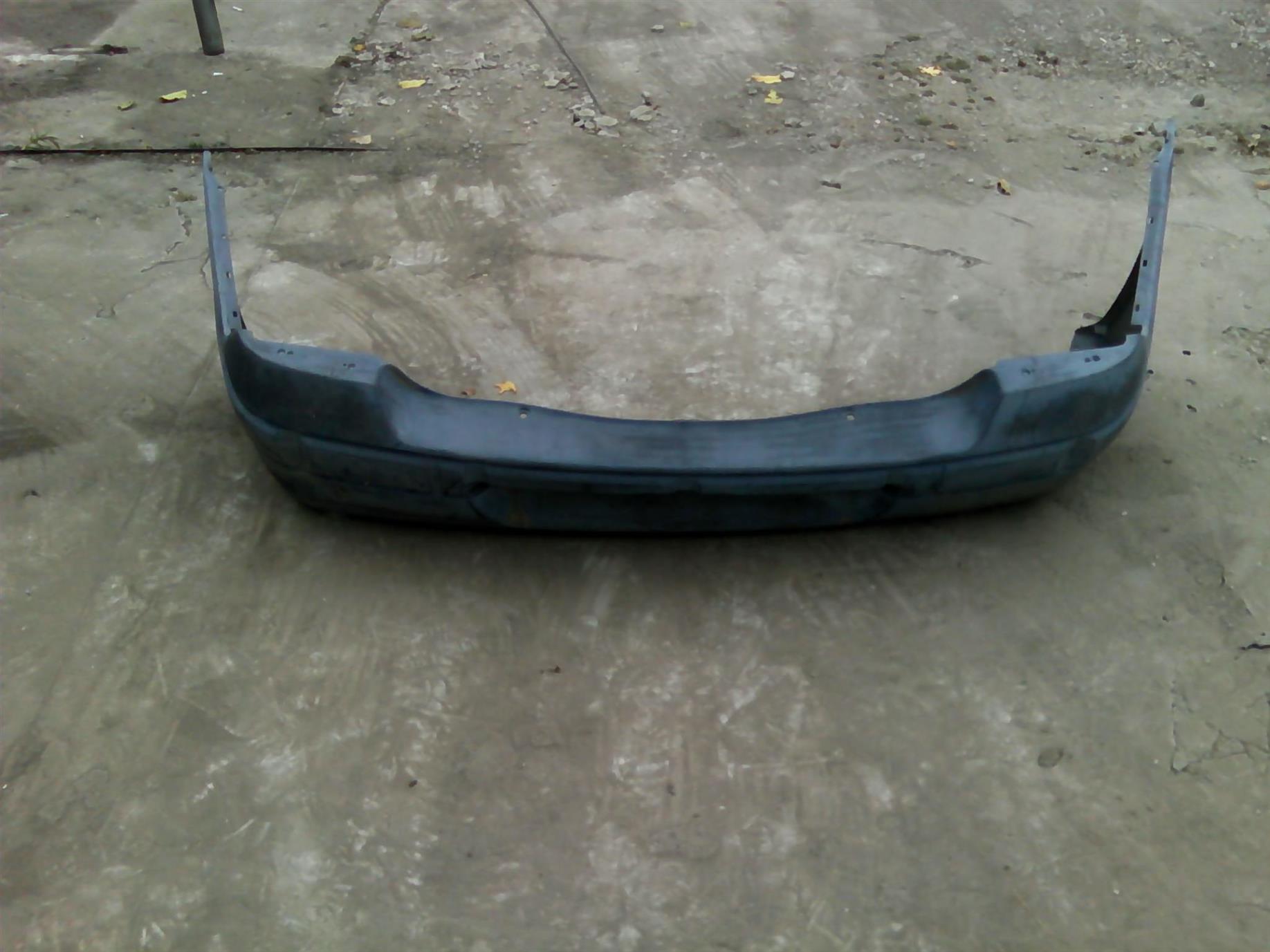 bara spate Renault Clio 2, an 2004