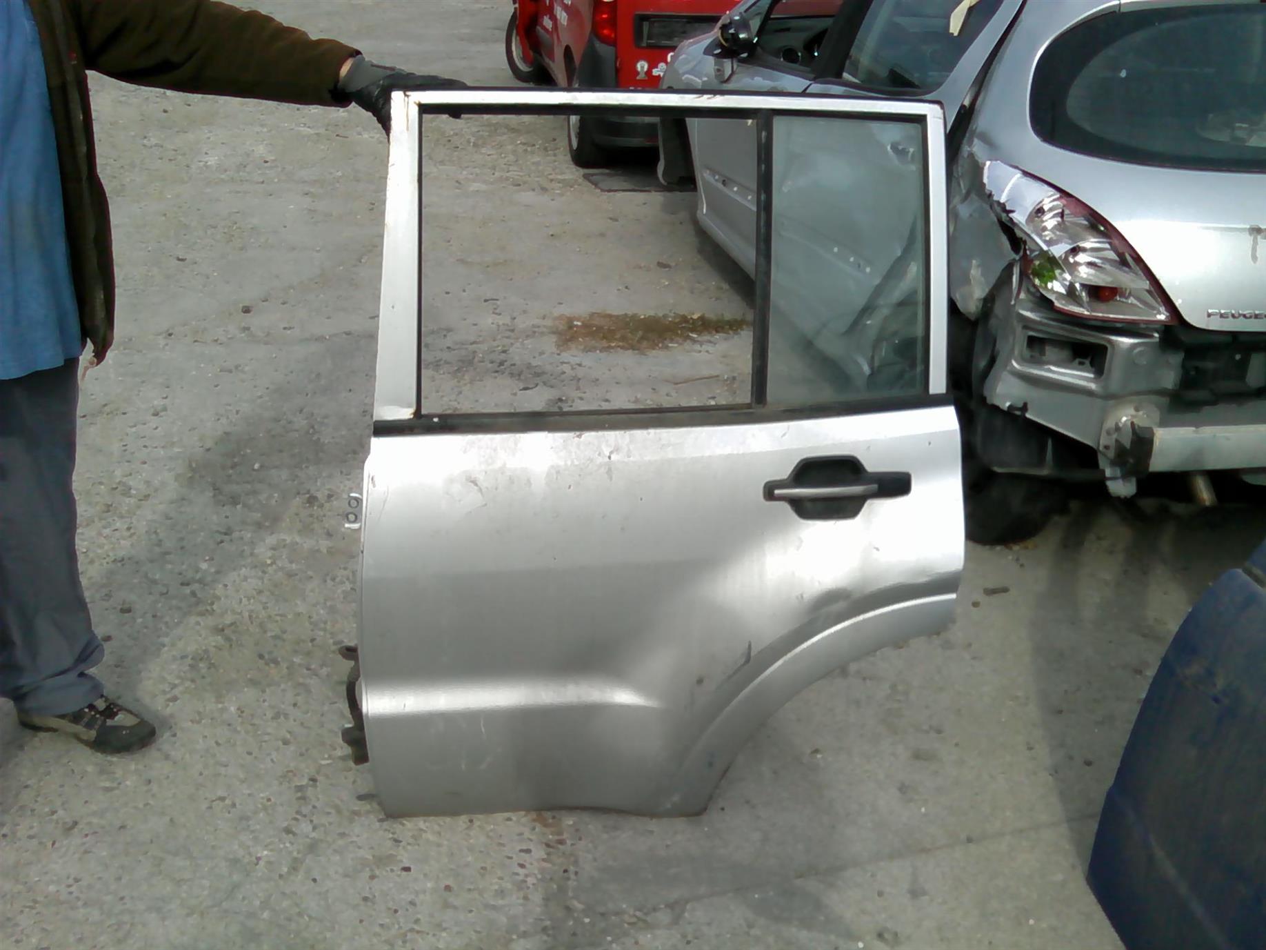 usa stanga spate Mitsubishi Pajero 3, 3.2DID, an 2003